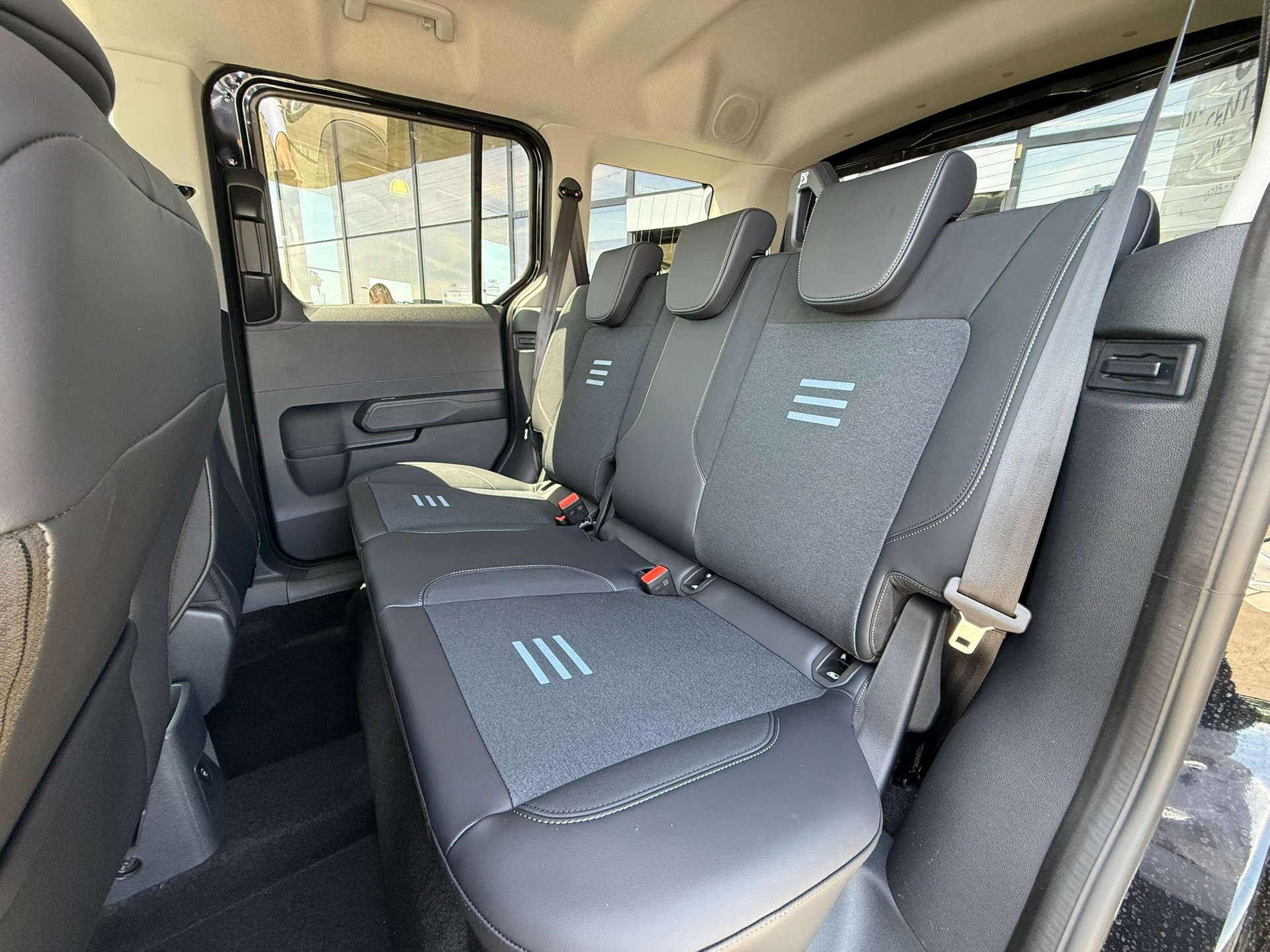 FORD Tourneo Courier 1.0 EcoBoost Active Automat-image-8