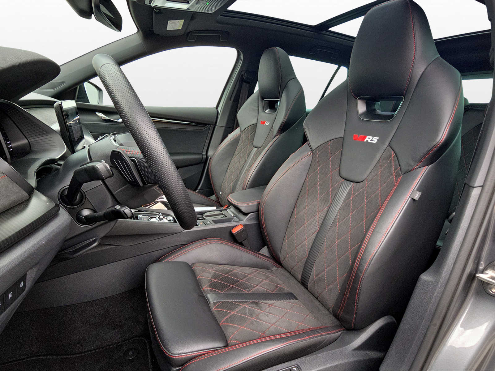 SKODA Octavia Combi 2.0 TSI DSG RS-image-7