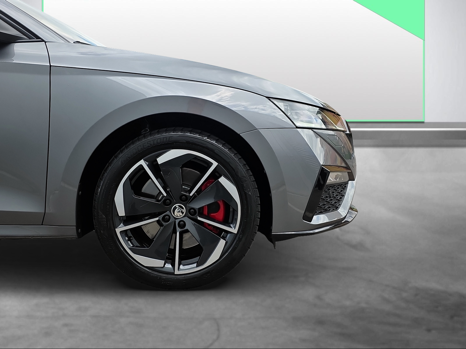 SKODA Octavia Combi 2.0 TSI DSG RS-image-14