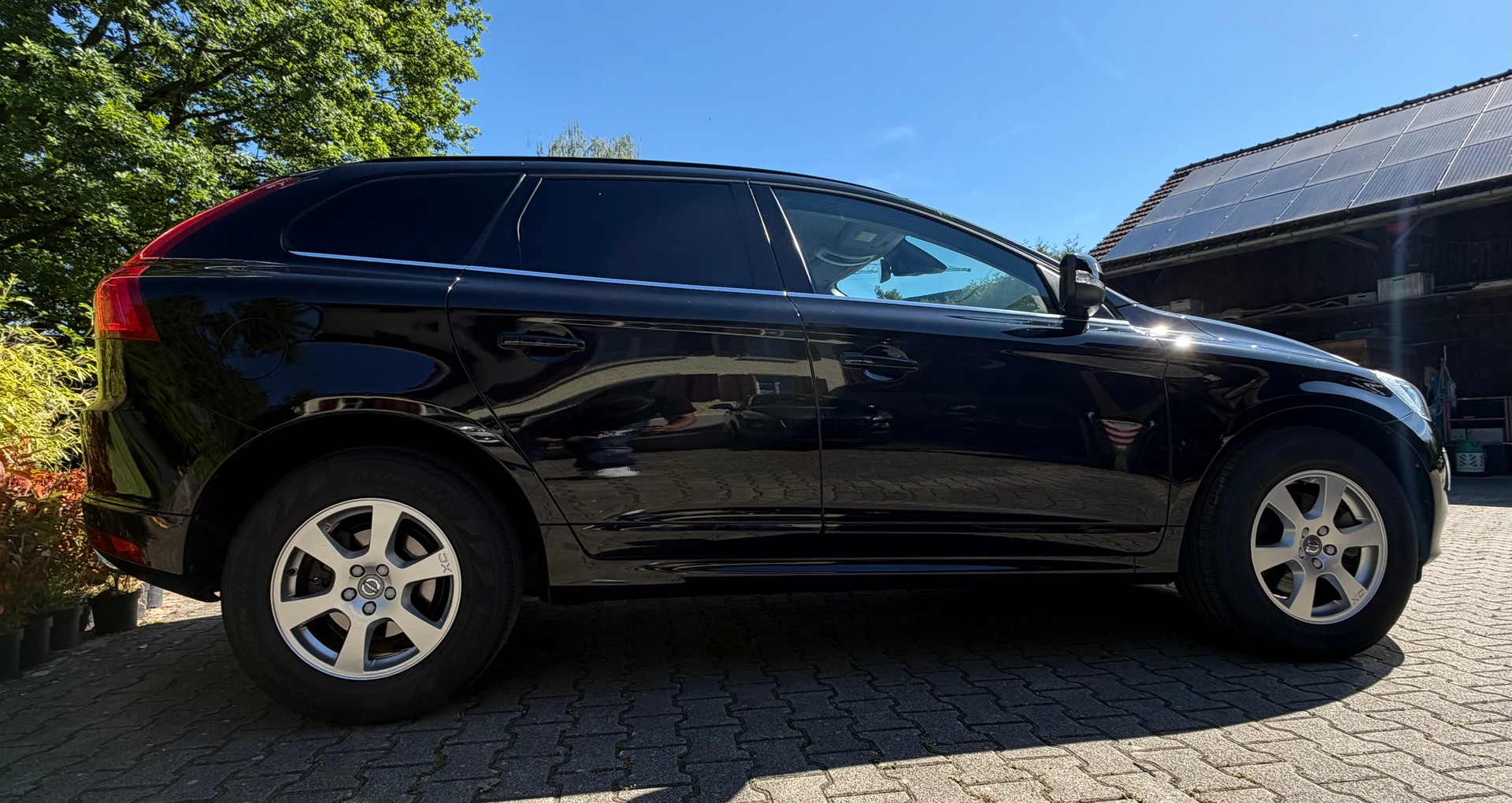 VOLVO XC60 D4 AWD Momentum Geartronic-image-4