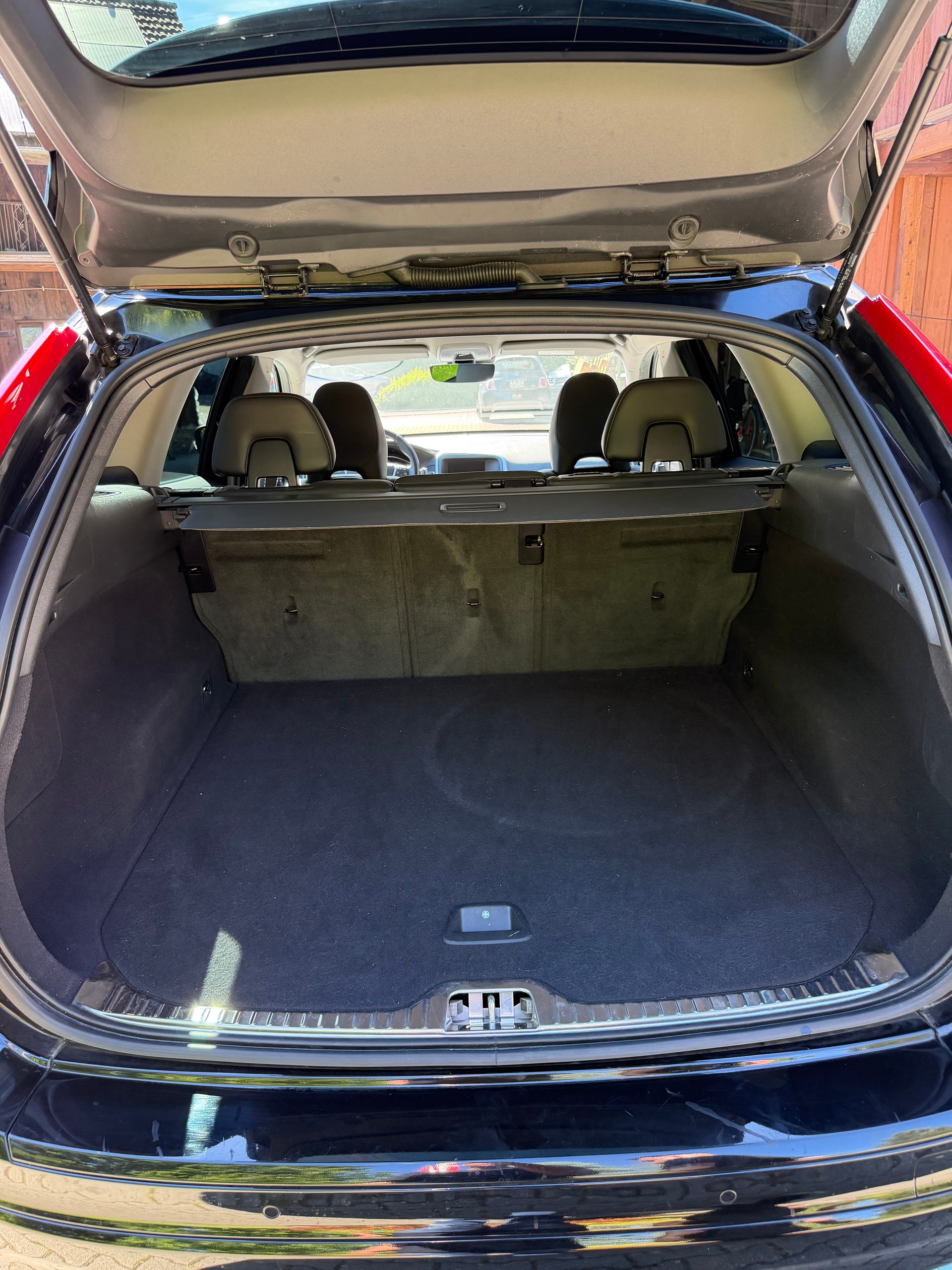 VOLVO XC60 D4 AWD Momentum Geartronic-image-9