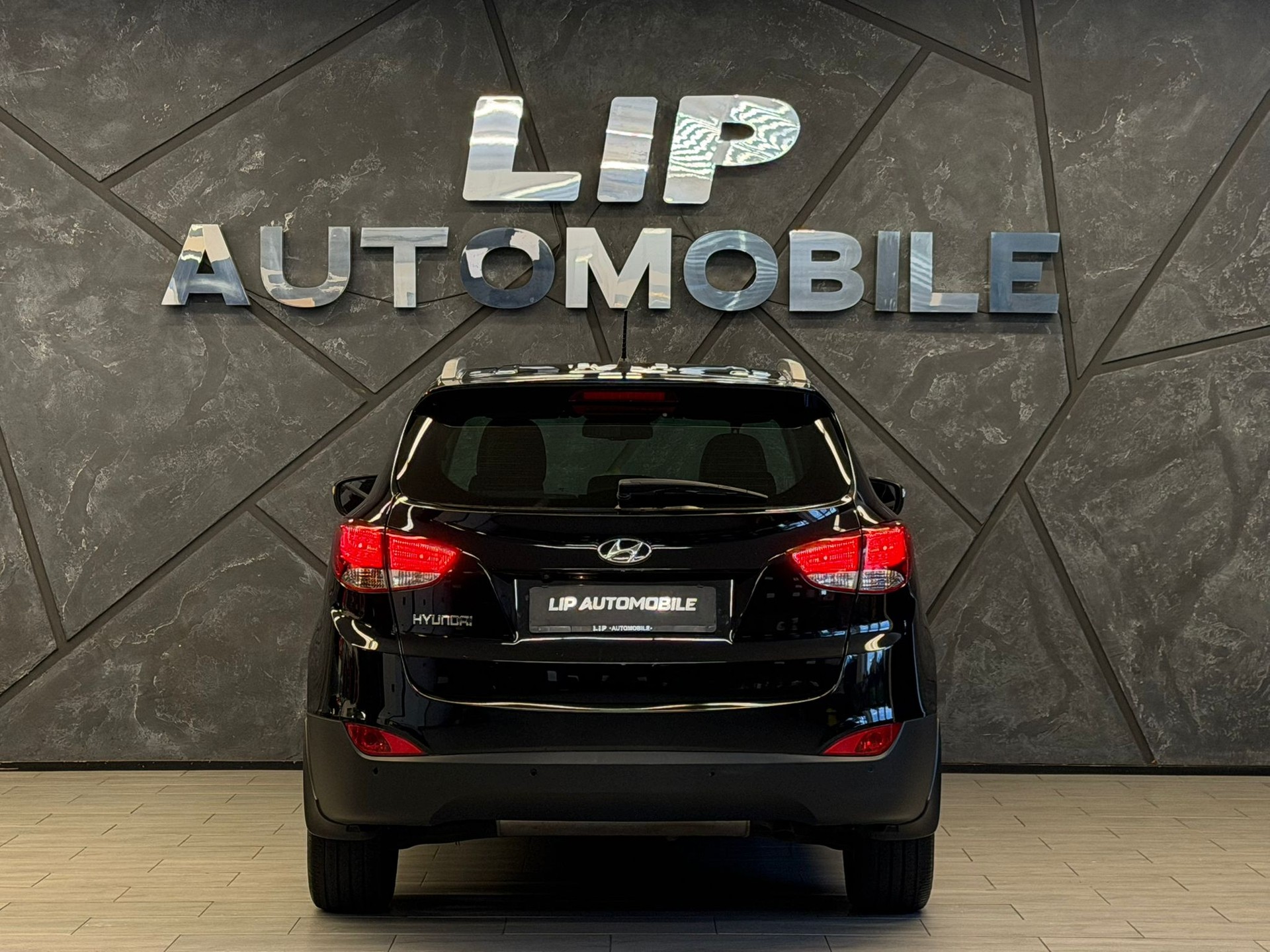 HYUNDAI iX 35 2.0 CRDi Premium 4WD Automatic-image-6