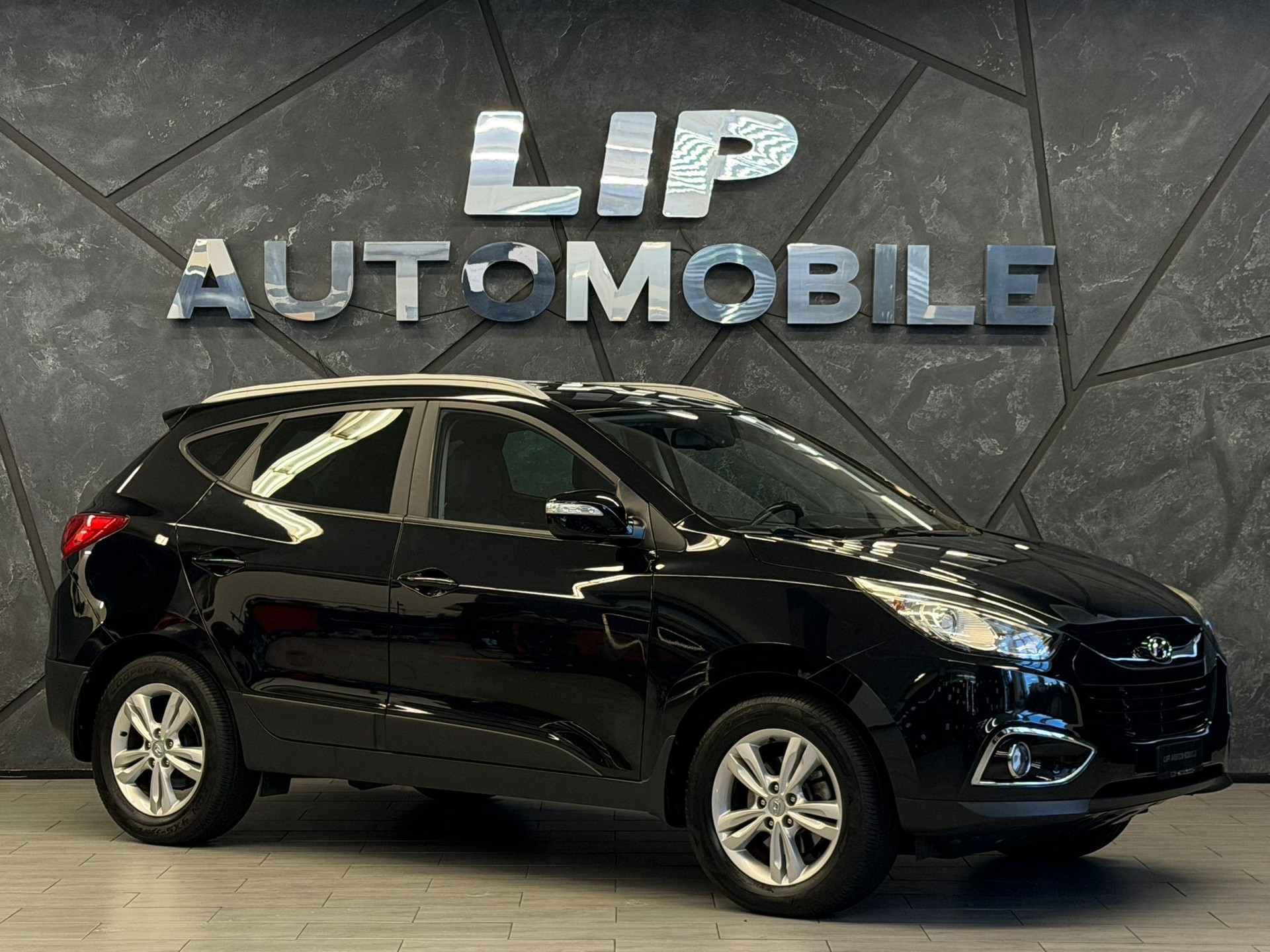 HYUNDAI iX 35 2.0 CRDi Premium 4WD Automatic-showroom-element-2