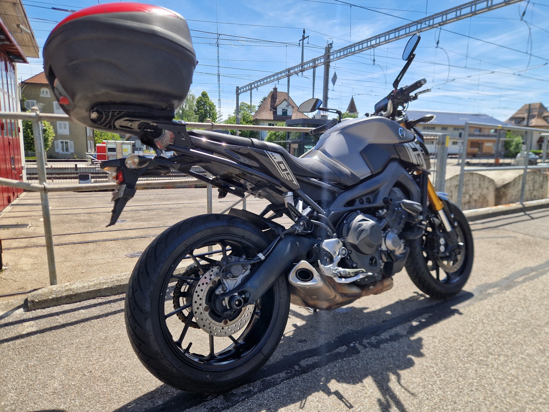 YAMAHA MT-09 ABS-showroom-element-2