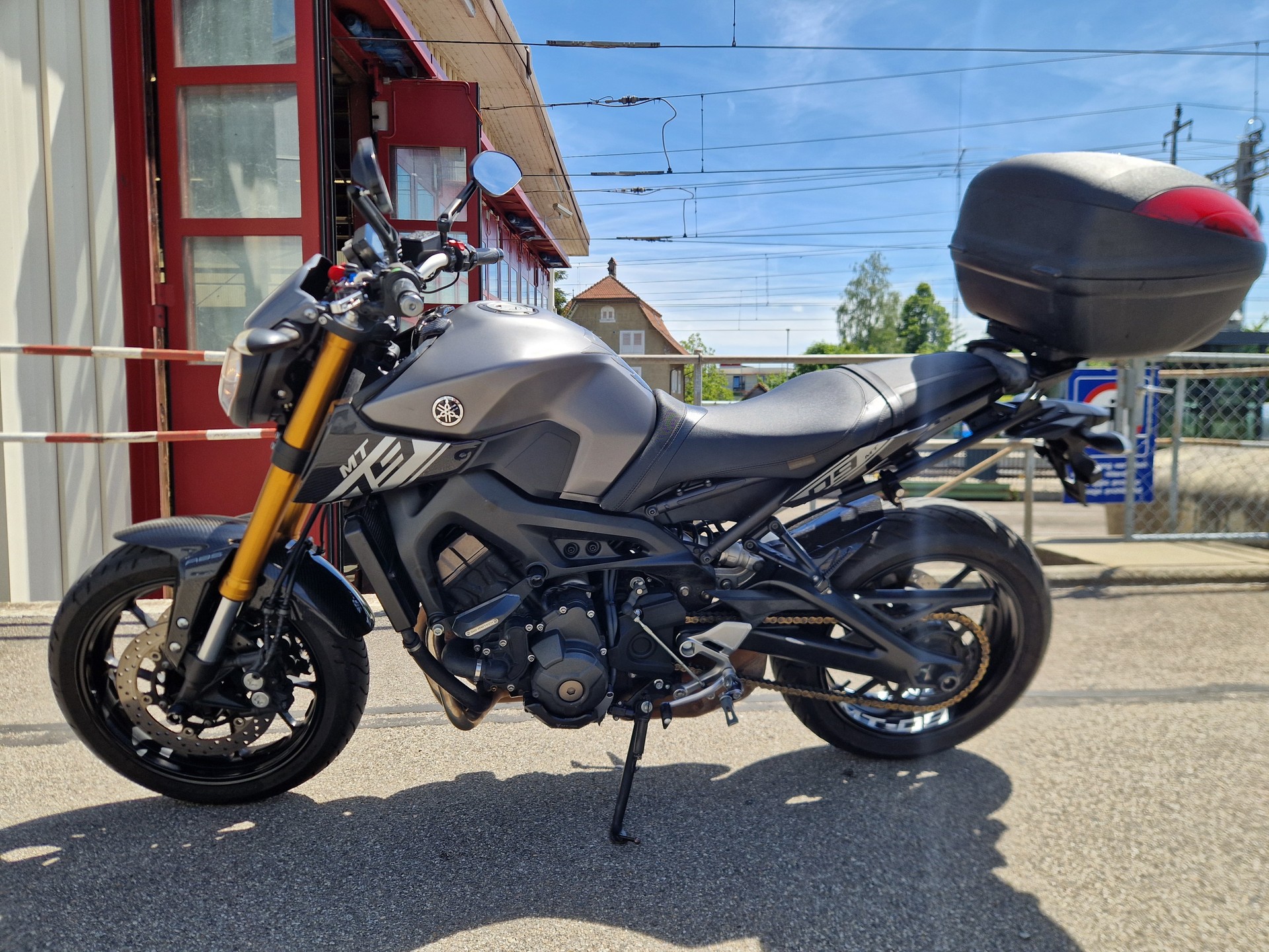 YAMAHA MT-09 ABS-showroom-element-3