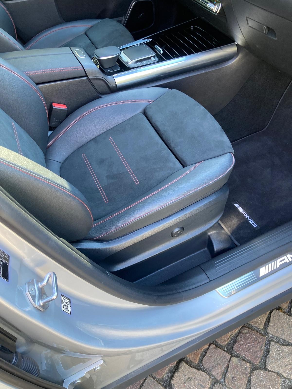MERCEDES-BENZ GLA 35 AMG 4Matic 8G-Speedshift DCT-image-28