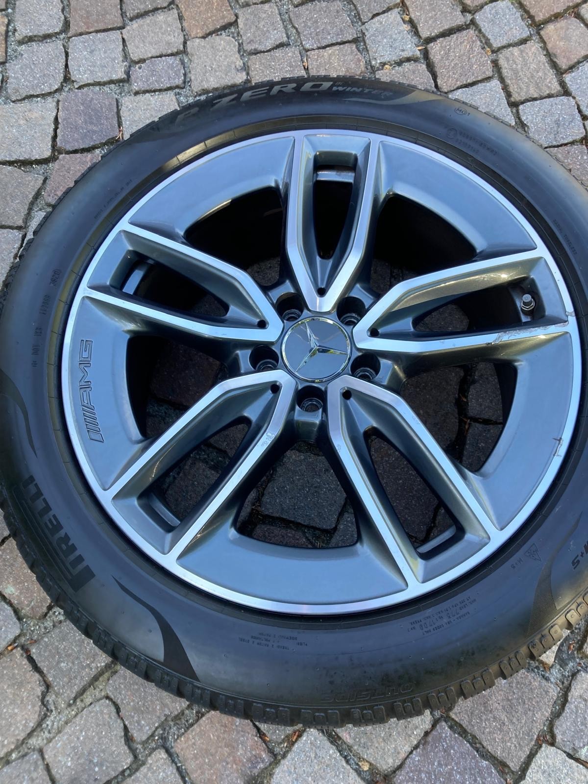 MERCEDES-BENZ GLA 35 AMG 4Matic 8G-Speedshift DCT-image-24