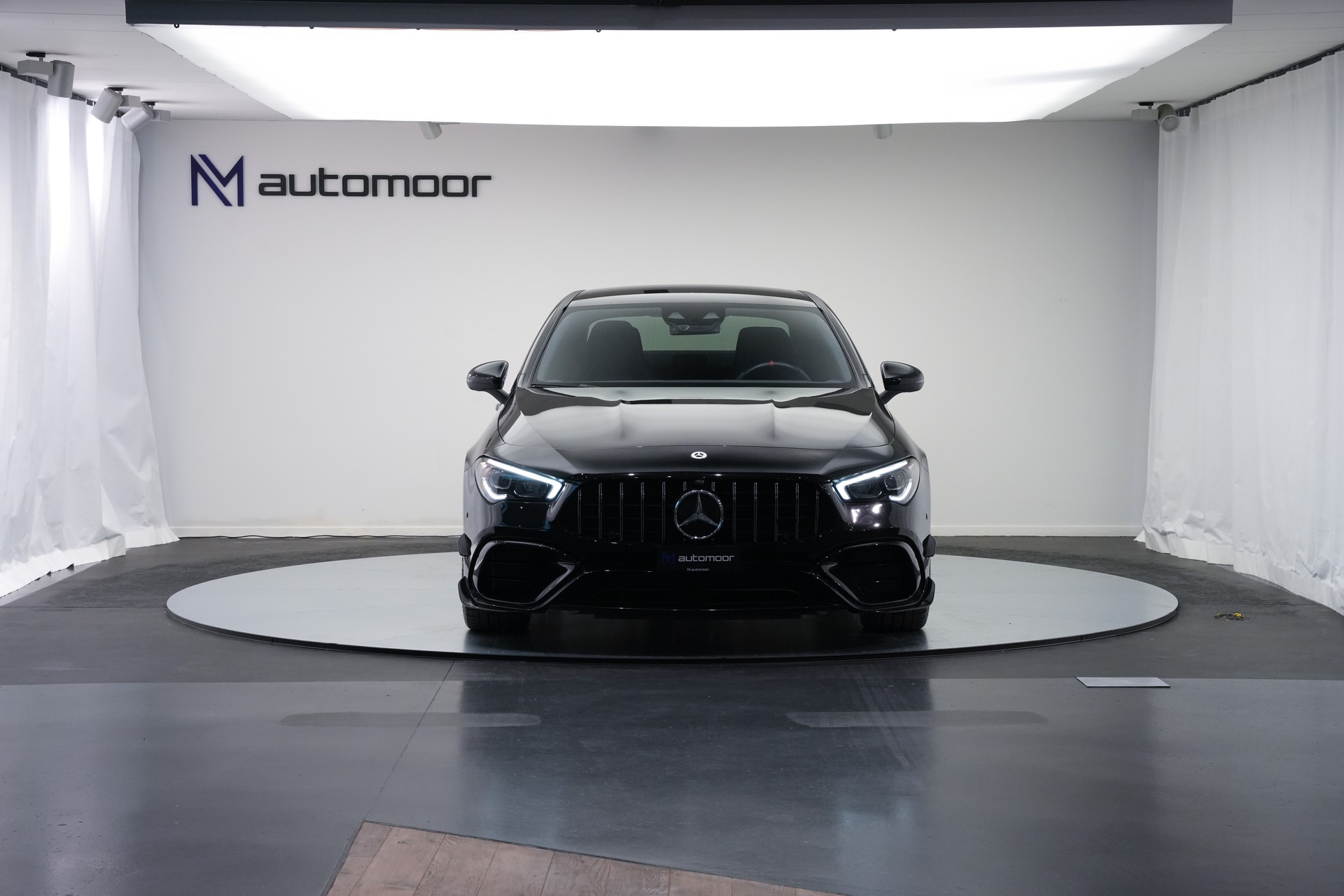 MERCEDES-BENZ CLA 45 S AMG 4Matic+ 8G-DCT *CH-Fahrzeug* *Aero Paket* *Schalensitze*-showroom-element-1