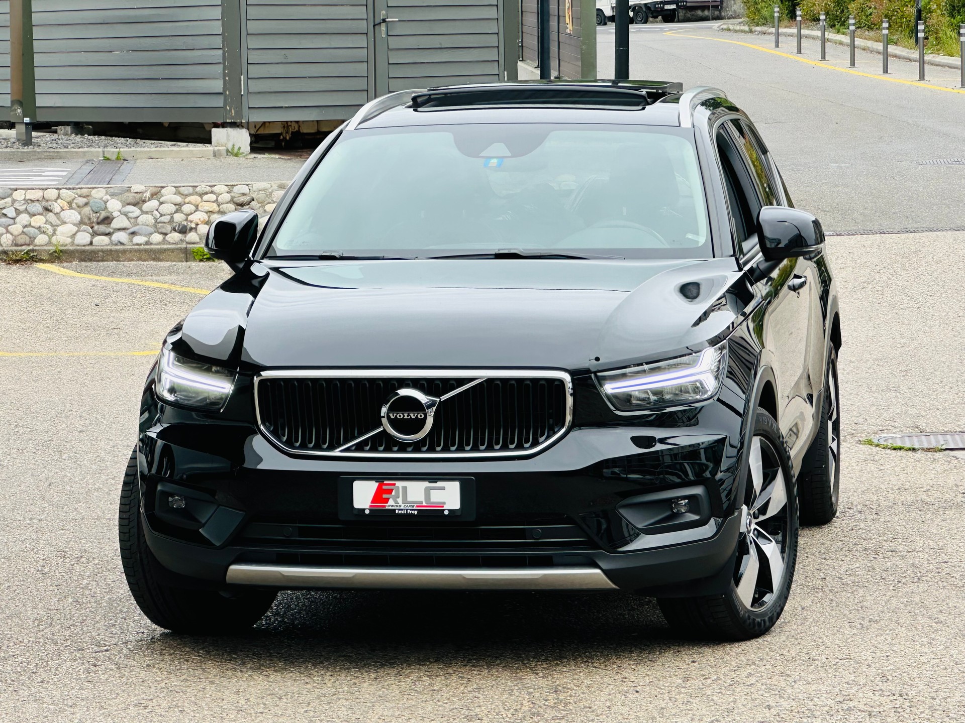 VOLVO XC40 T3 Momentum Geartronic-image-3