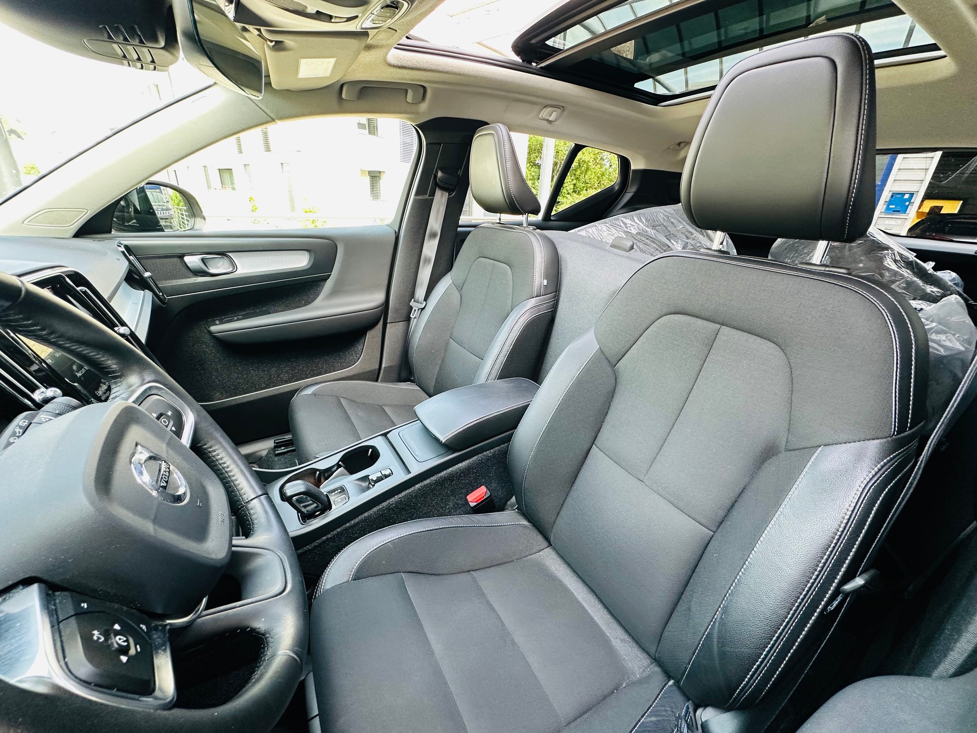 VOLVO XC40 T3 Momentum Geartronic-image-14