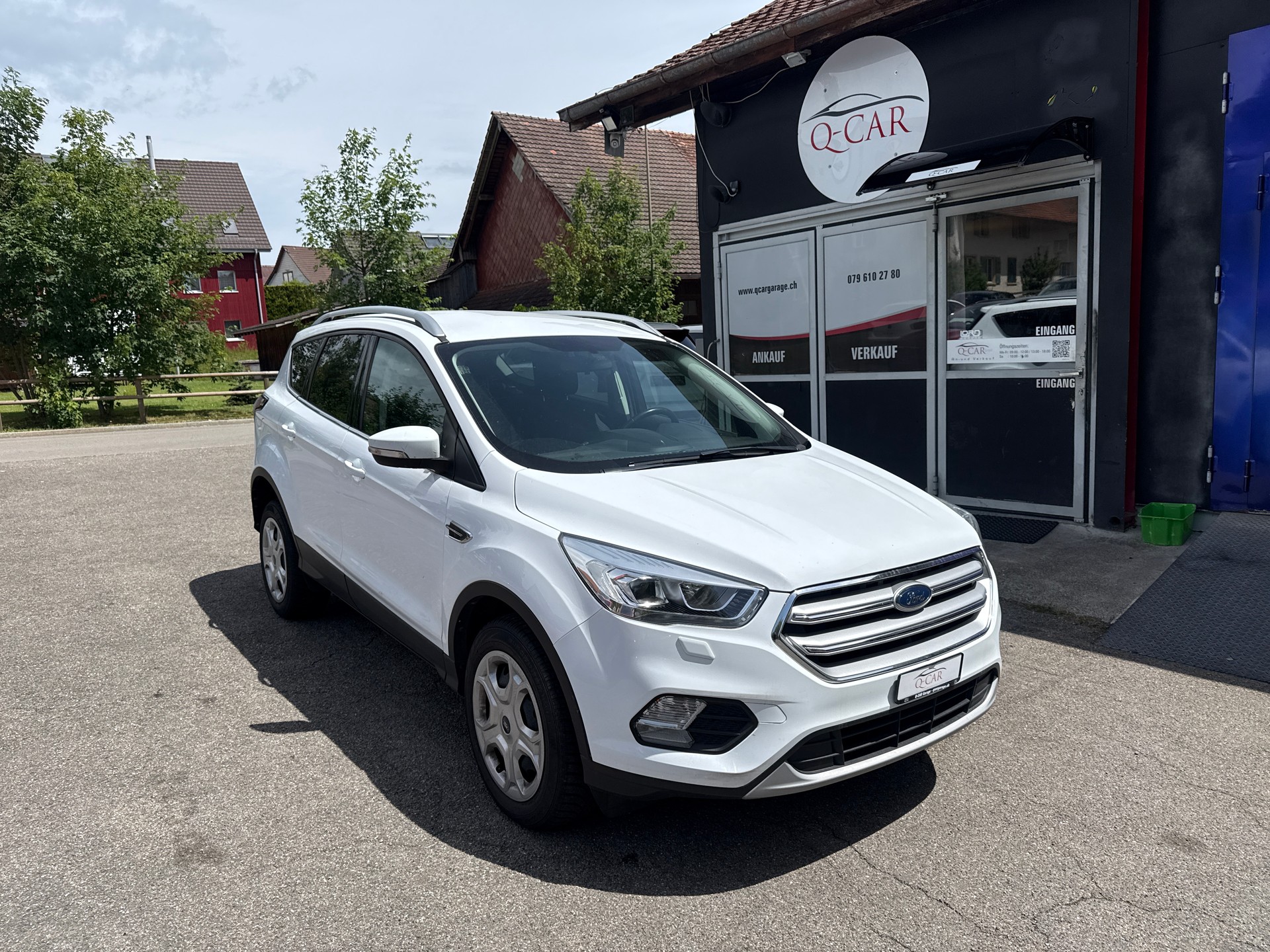 FORD Kuga 1.5 SCTi Business 4WD Automatic-image-0