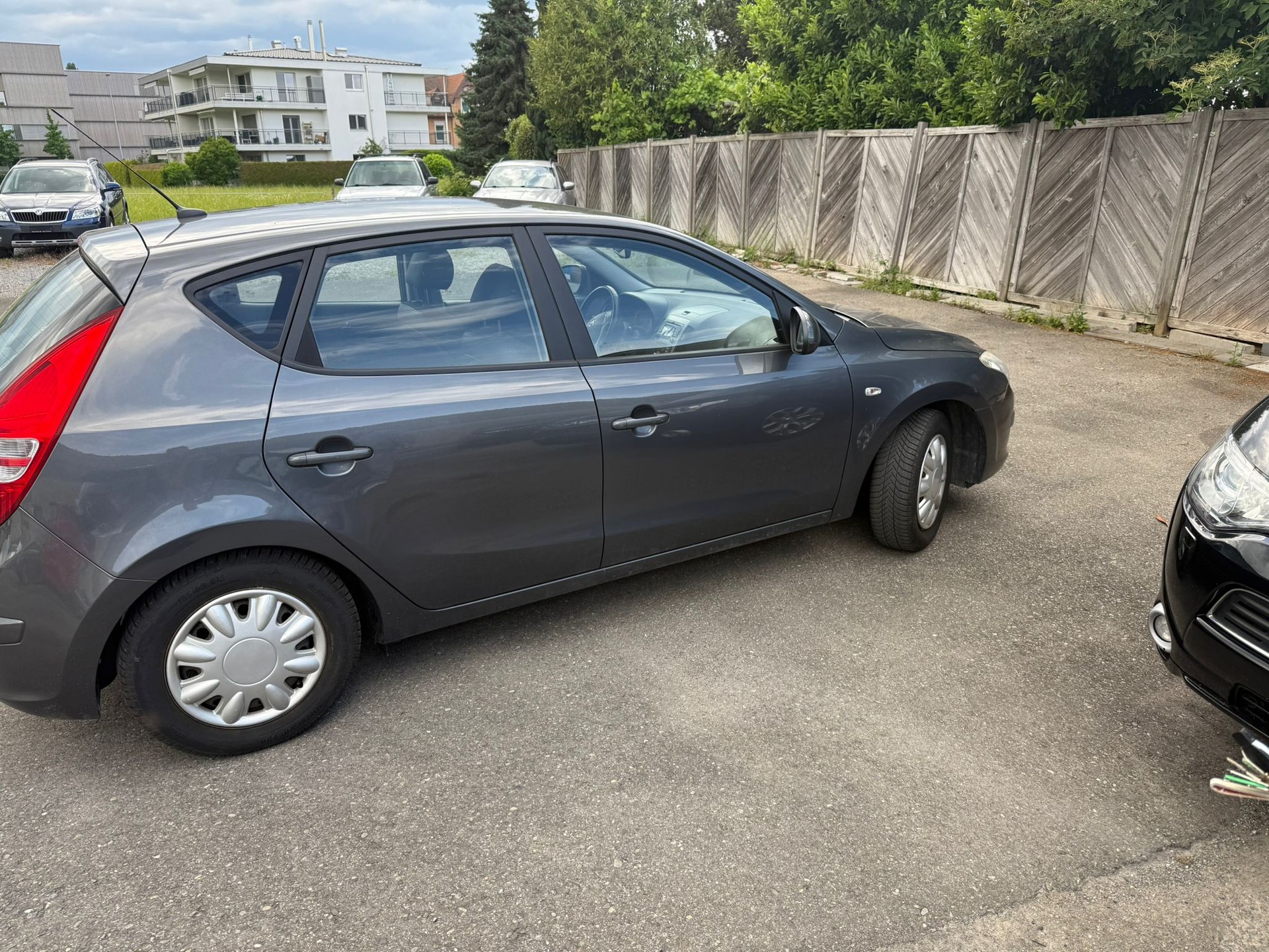 HYUNDAI i30 2.0 Premium Automatic-image-3