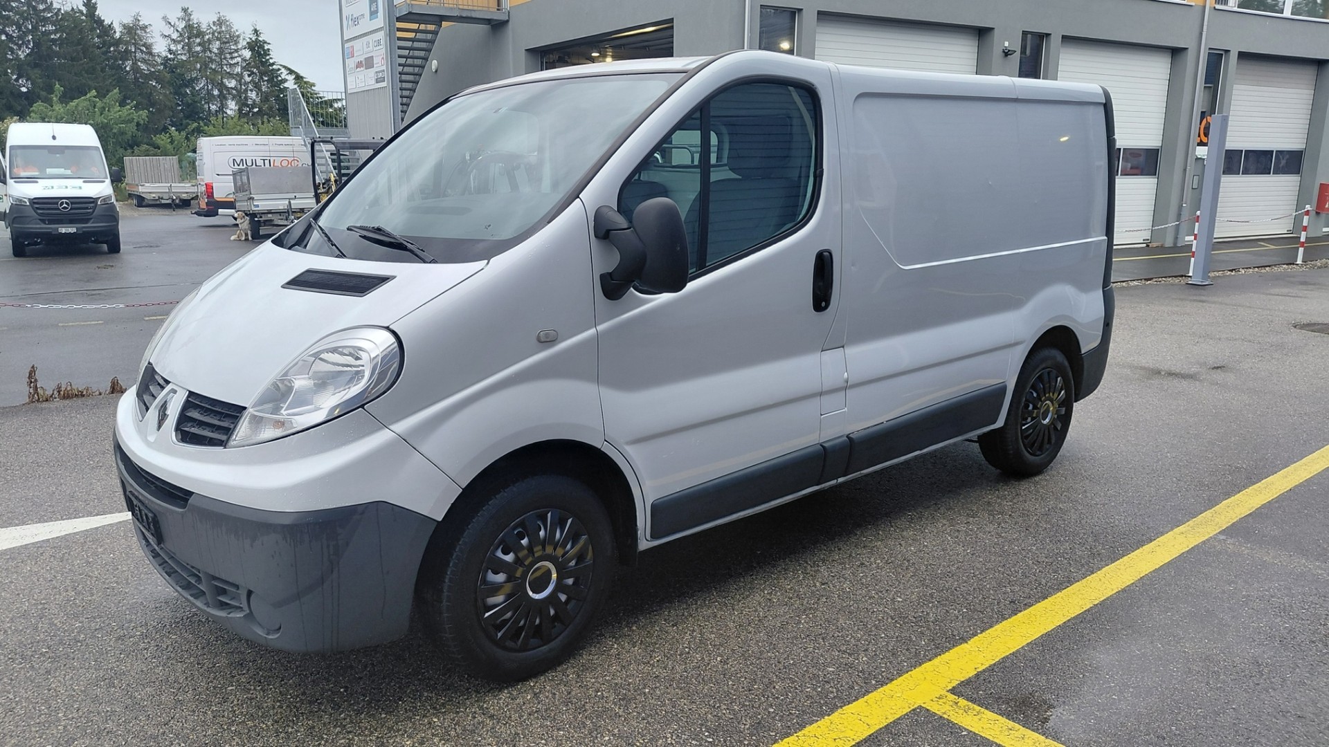 RENAULT Trafic 2.0 dCi 115 2.9t L1H1-image-1