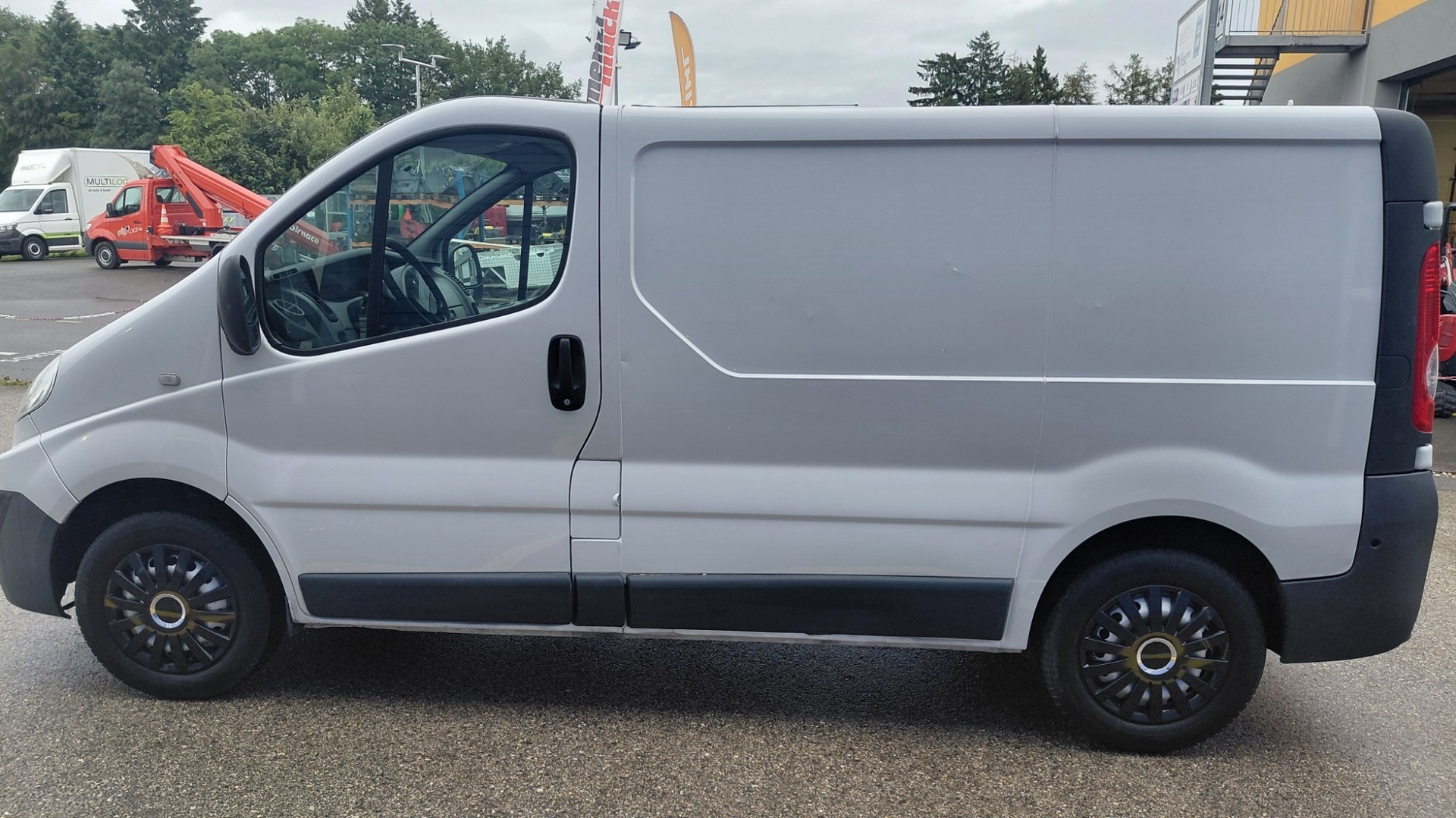 RENAULT Trafic 2.0 dCi 115 2.9t L1H1-image-4