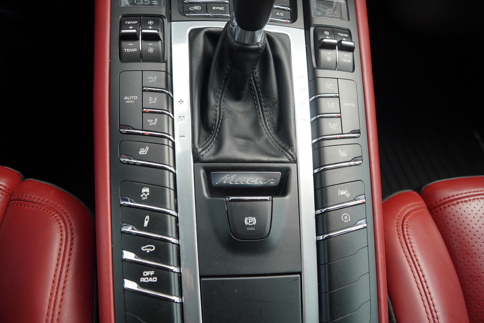 PORSCHE Macan S PDK-image-19