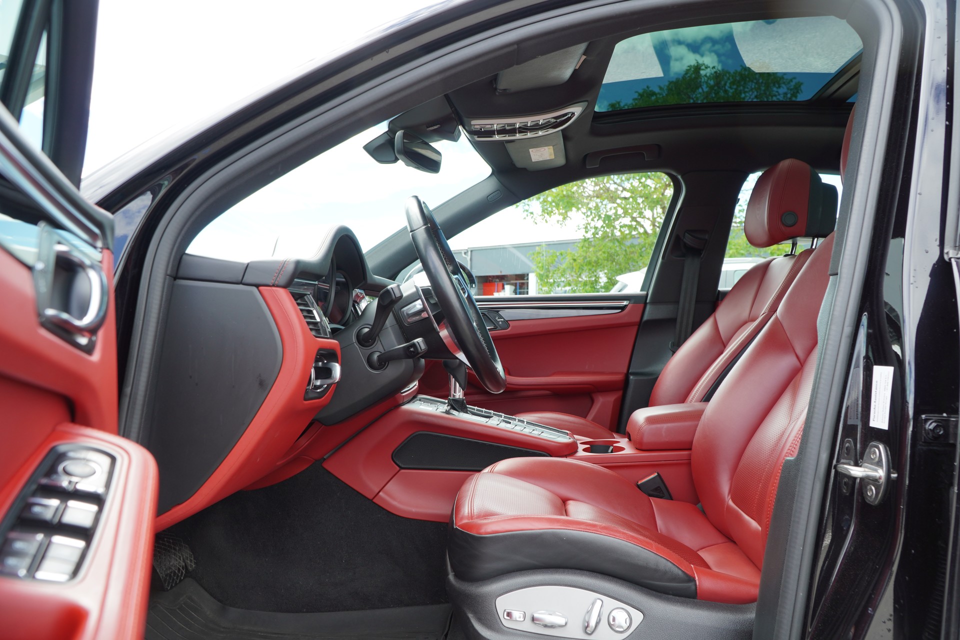 PORSCHE Macan S PDK-image-8