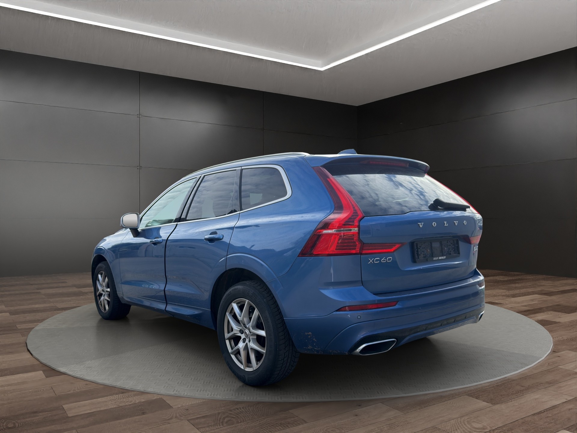 VOLVO XC60 D4 AWD R-Design Geartronic-image-3