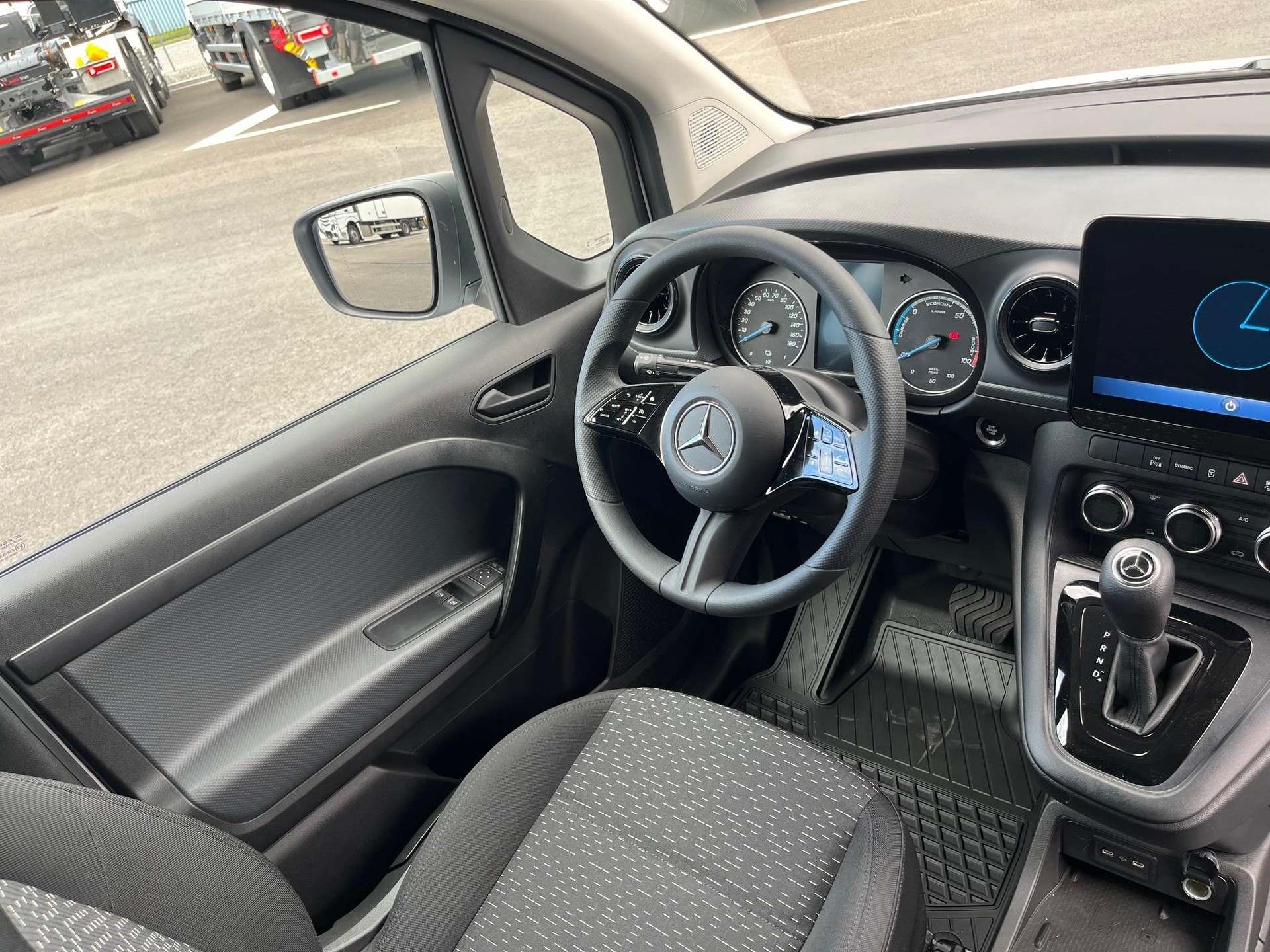 MERCEDES-BENZ eCitan Kaw. S 45 kWh Worker-image-11