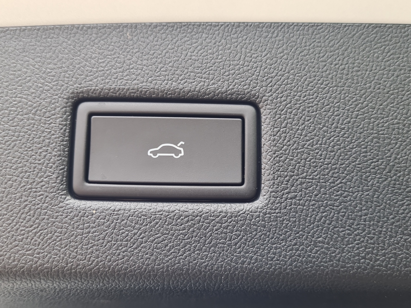 FORD Explorer Extended Range (79 kWh) Premium 4x4 AUTOMAT-image-14