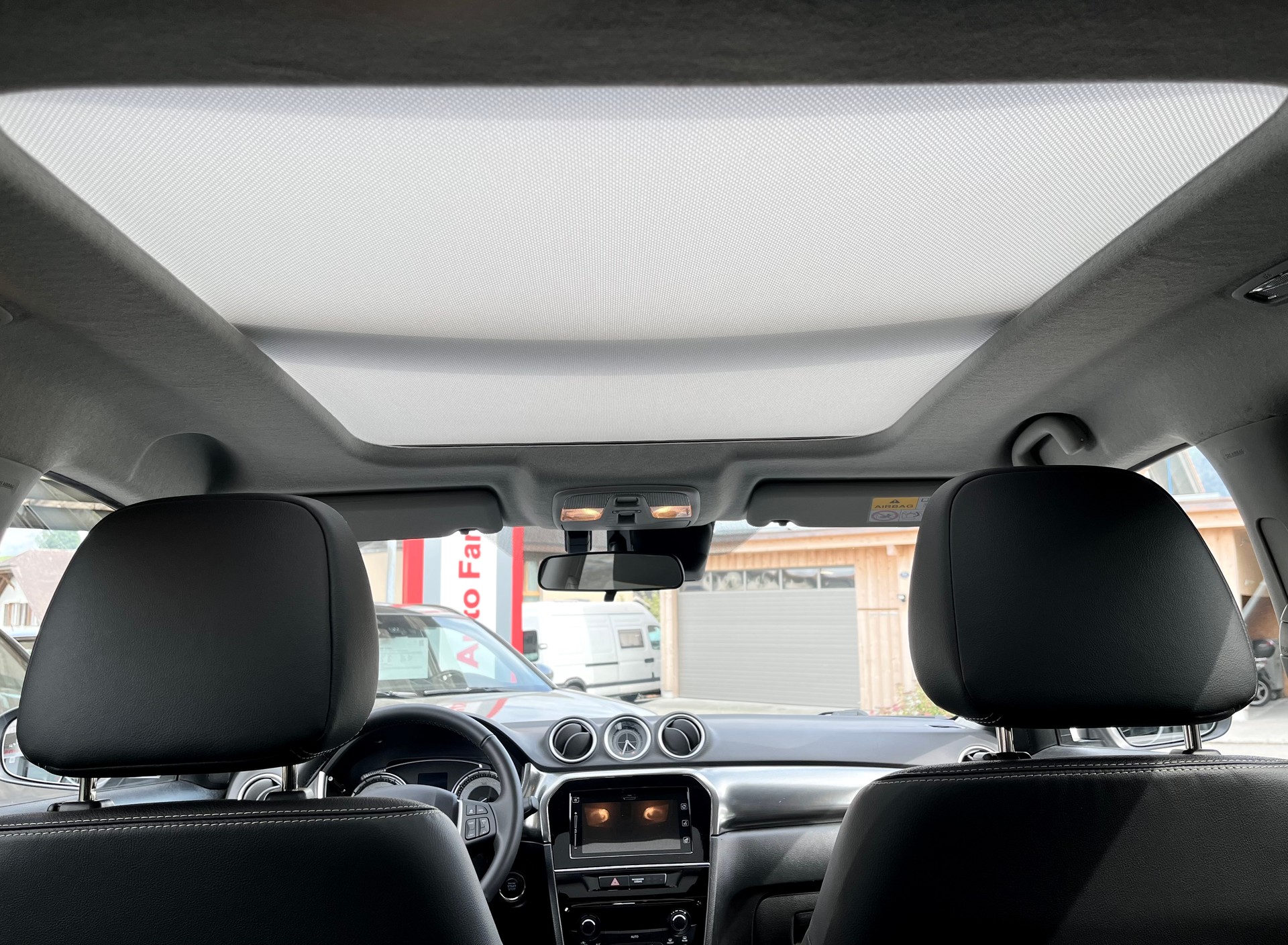 SUZUKI Vitara 1.4 Boosterjet Compact Top Hybrid-image-9