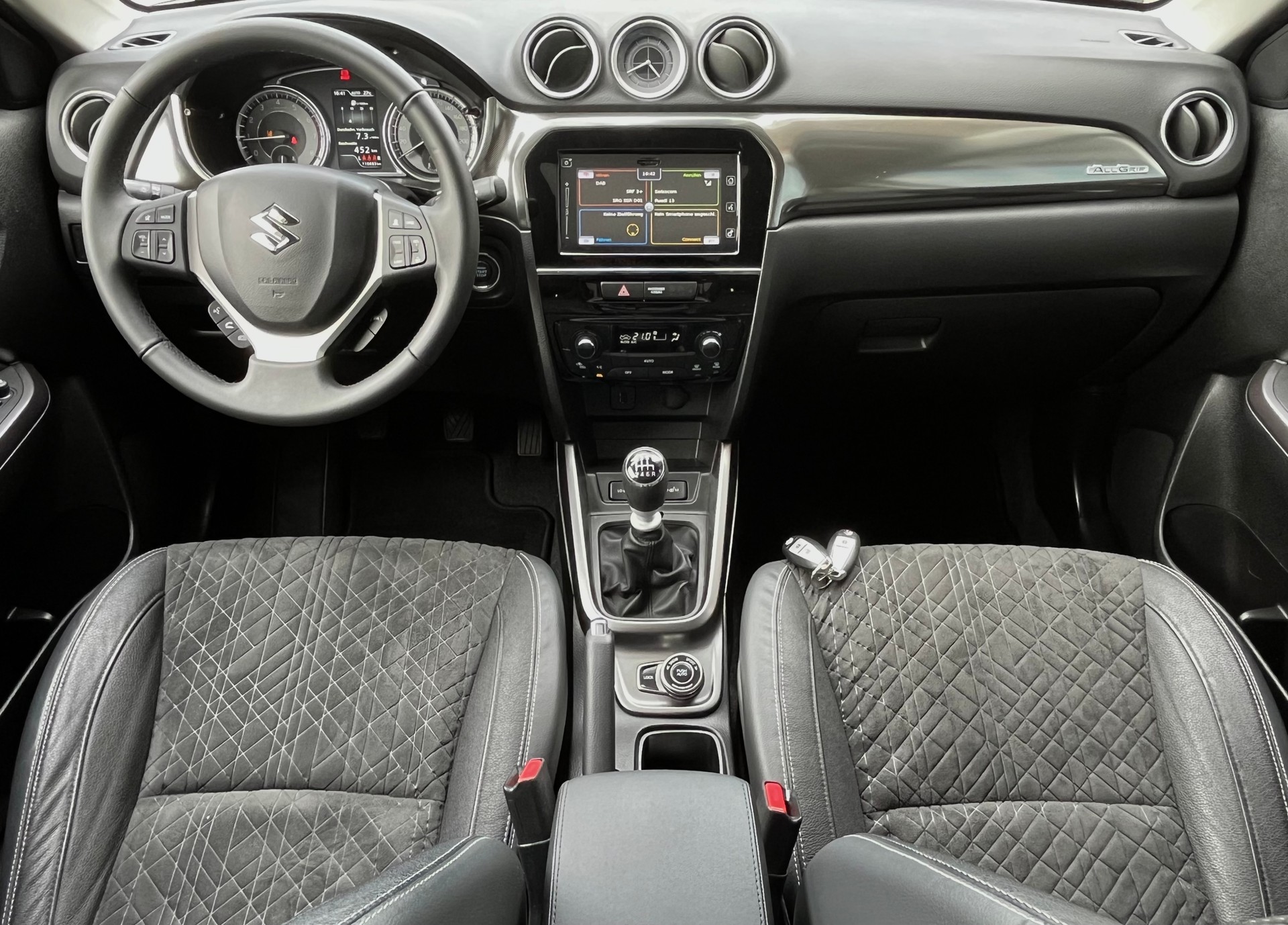 SUZUKI Vitara 1.4 Boosterjet Compact Top Hybrid-image-11