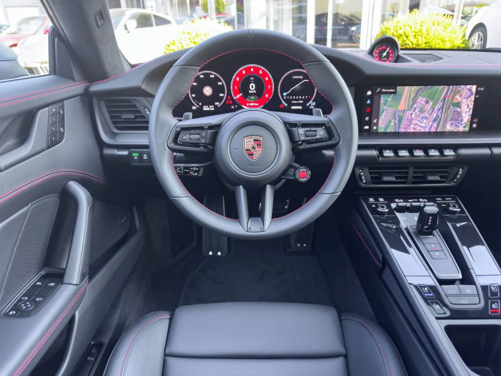 PORSCHE 911 Carrera 4 GTS-image-4