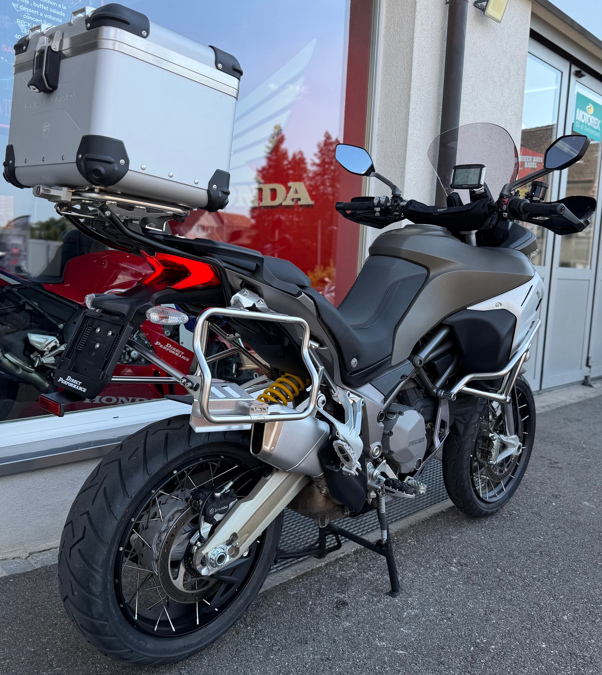 DUCATI Multistrada 1200 Enduro Touring Pack-showroom-element-3