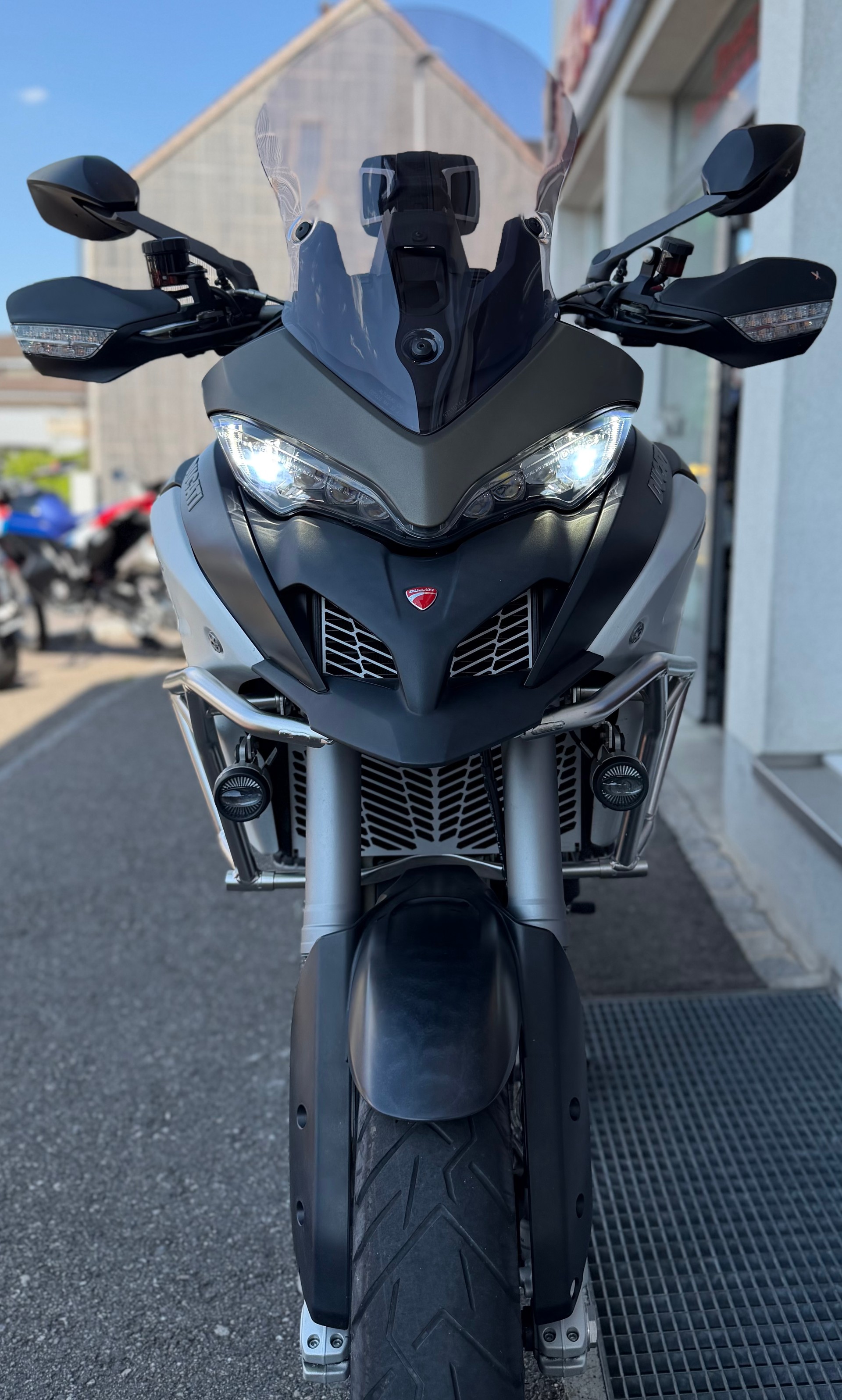 DUCATI Multistrada 1200 Enduro Touring Pack-showroom-element-1