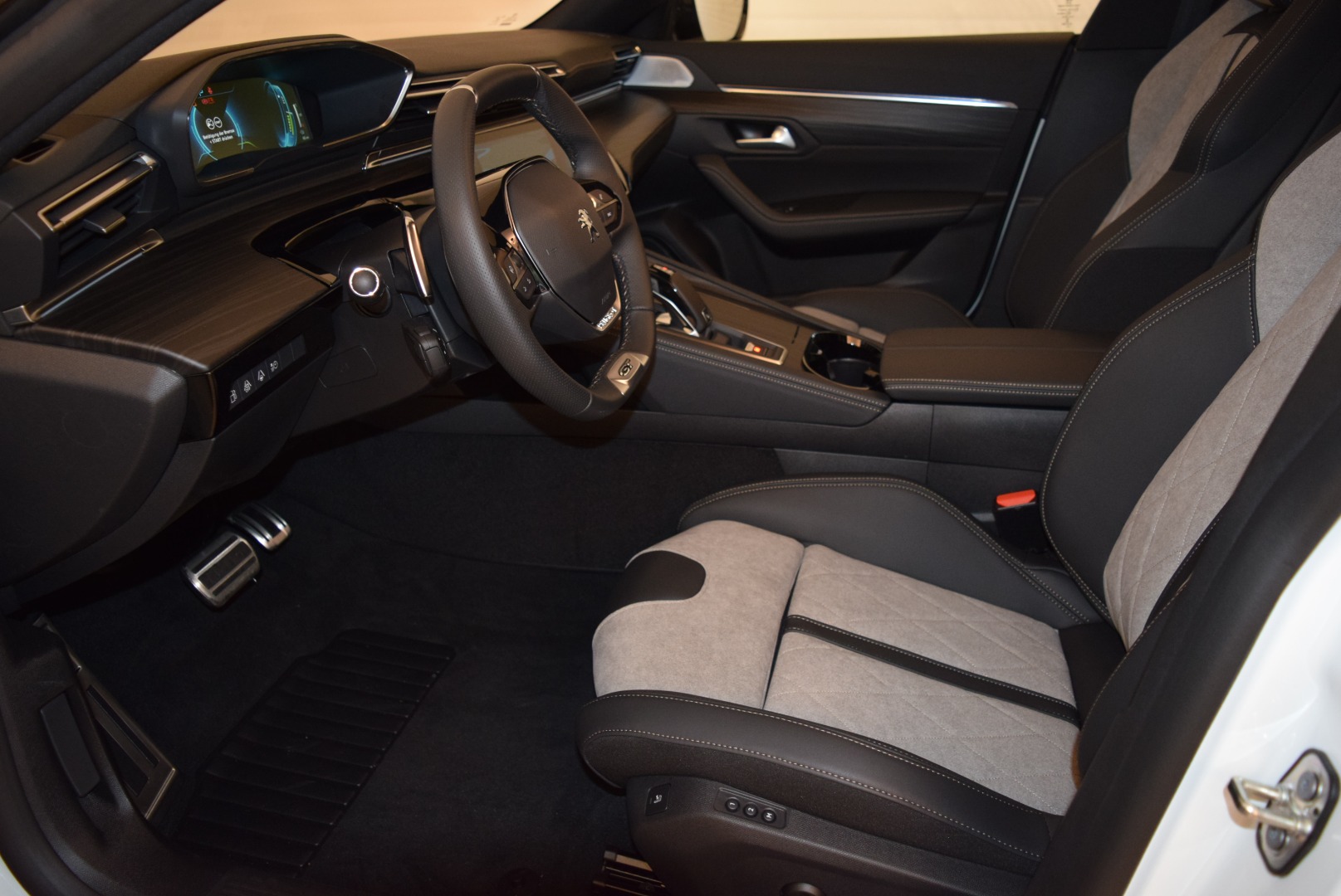 PEUGEOT 508 SW 1.6 PHEV GT Pack-image-4
