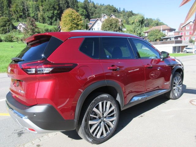 NISSAN X-Trail 1.5 VC-T Tekna+ e-4orce-image-2