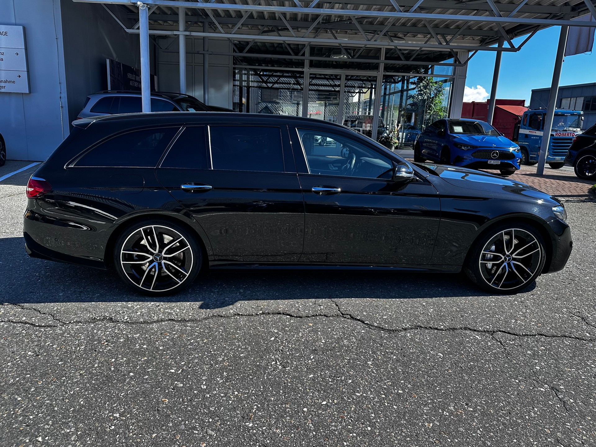 MERCEDES-BENZ E 53 AMG 4matic+-showroom-element-1