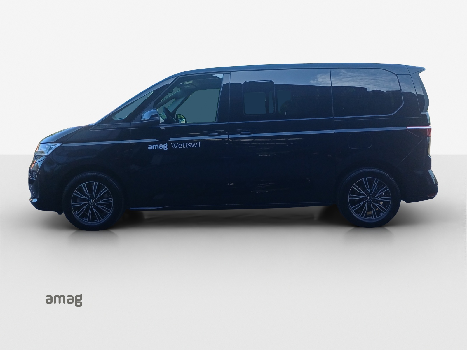VW Multivan Liberty kurz 1.5 eHyb 4Motion-image-1