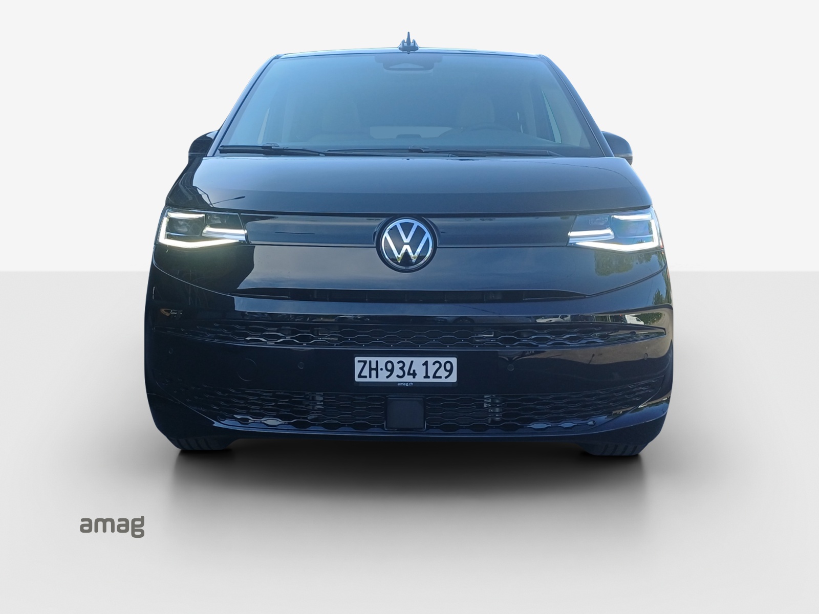 VW Multivan Liberty kurz 1.5 eHyb 4Motion-image-6