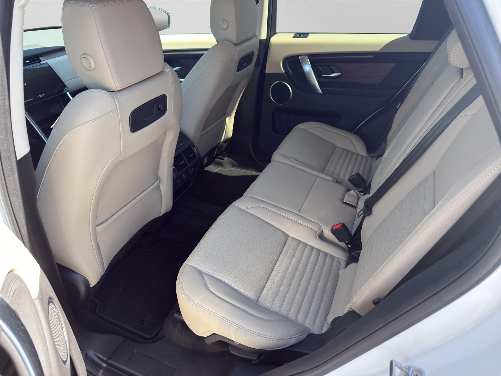 LAND ROVER Discovery Sport 1.5 T 270e S-image-5
