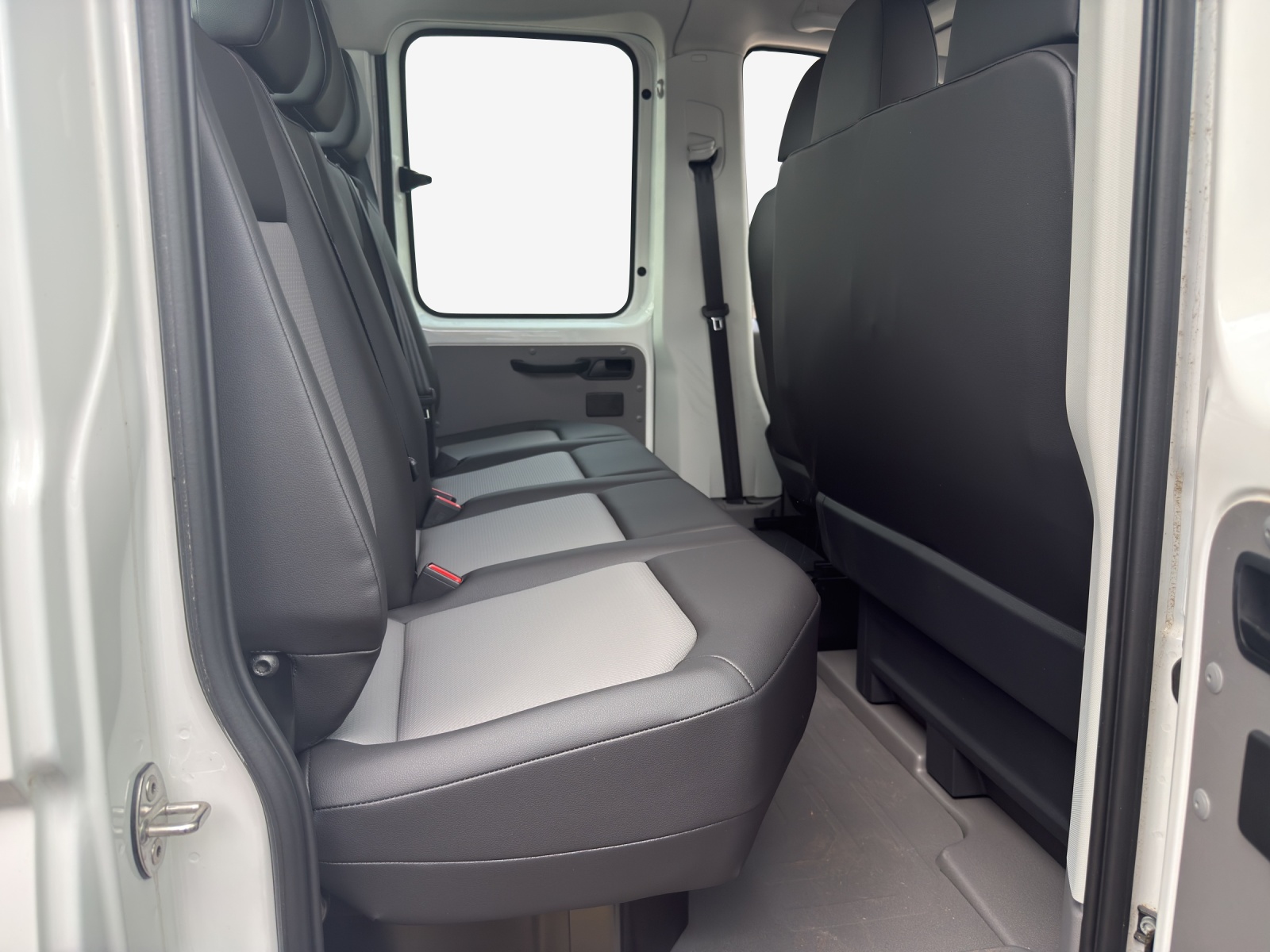 VW Crafter 35 2.0 TDI Kipp./Prits./Koffer+Heb. Champion L3-image-9