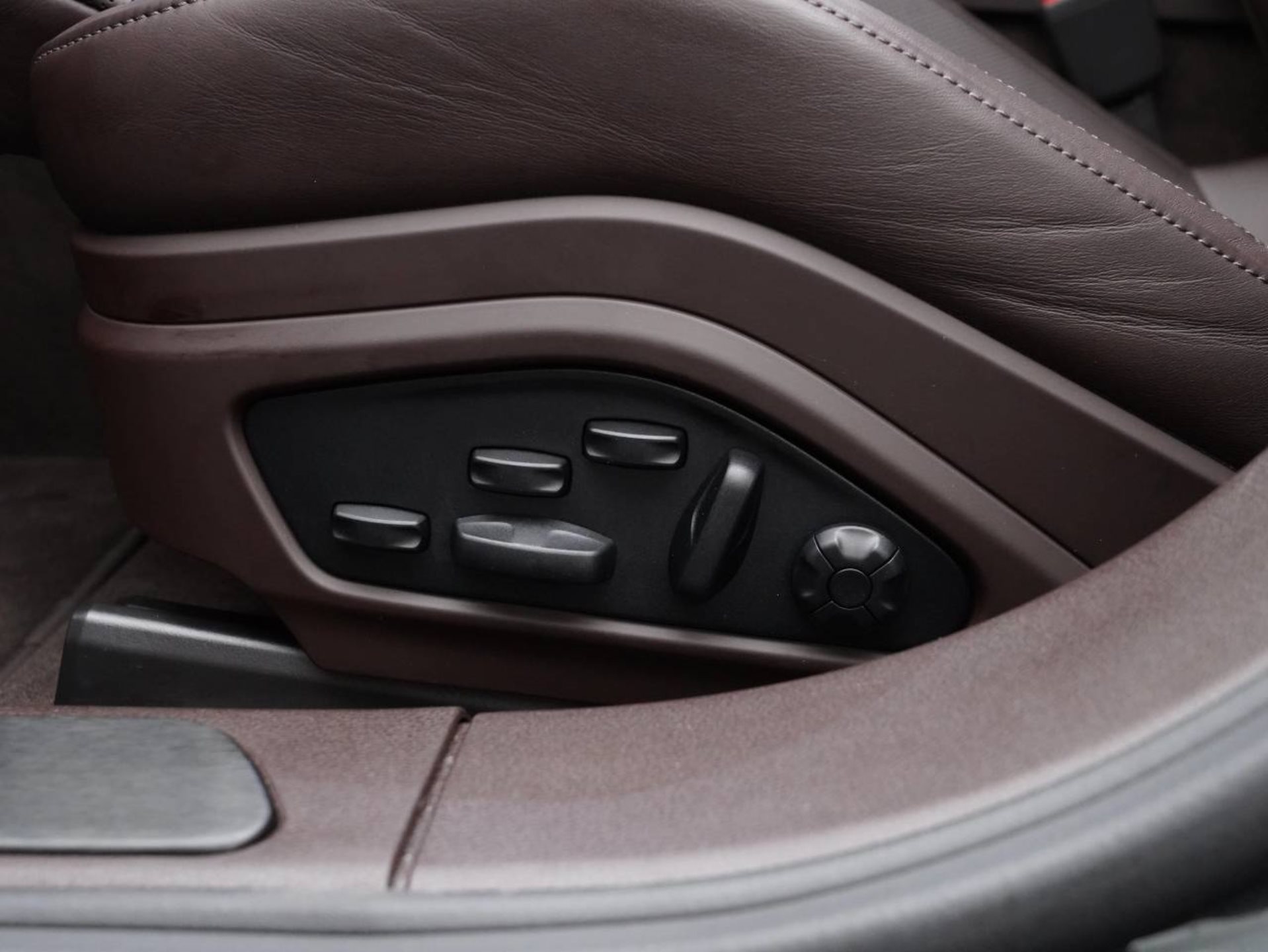 PORSCHE Panamera Turbo E-Hybrid-image-22