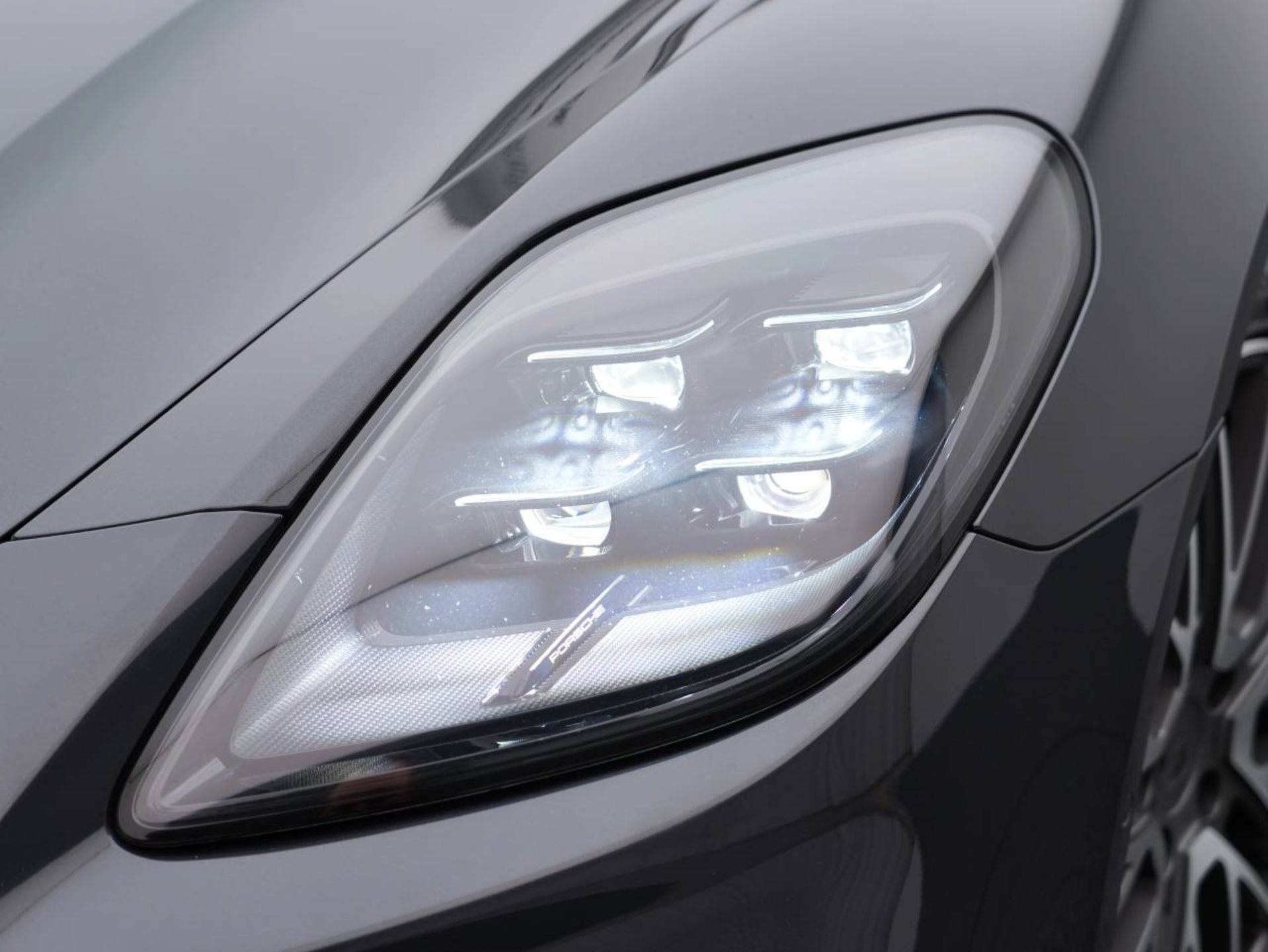 PORSCHE Panamera Turbo E-Hybrid-image-12