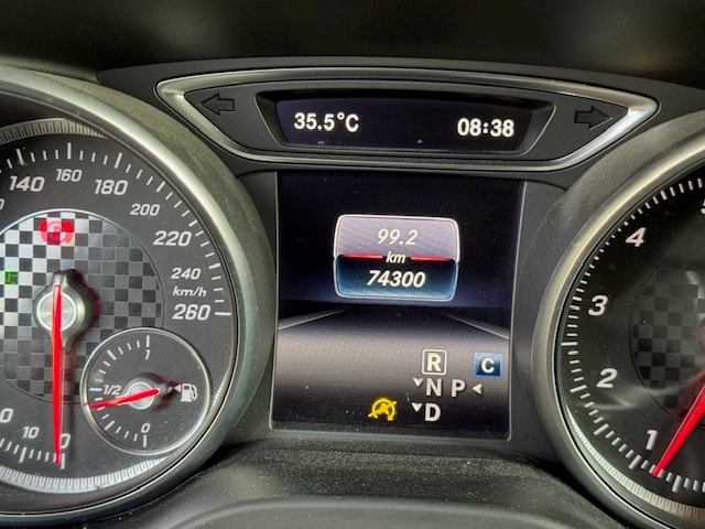 MERCEDES-BENZ A 200 AMG Line 7G-DCT-image-7