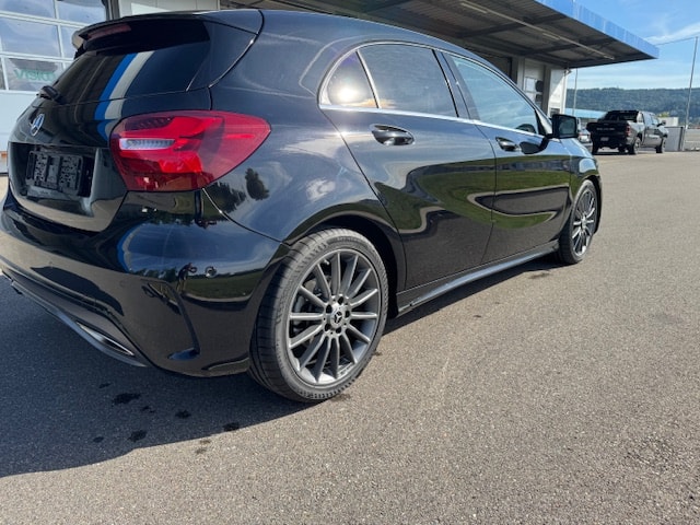 MERCEDES-BENZ A 200 AMG Line 7G-DCT-image-2