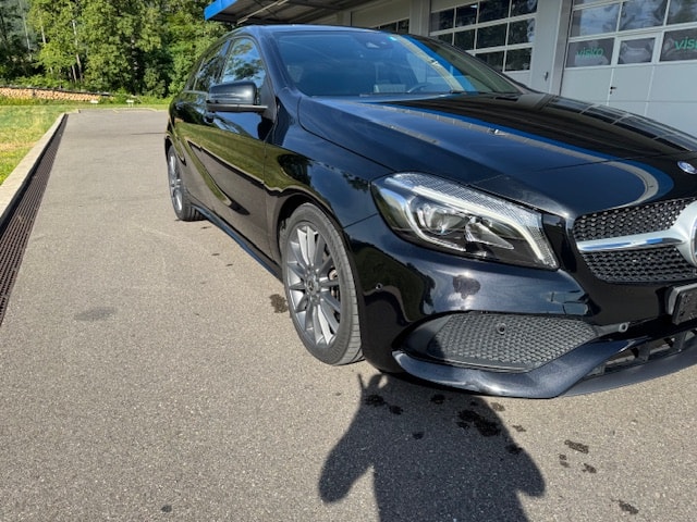 MERCEDES-BENZ A 200 AMG Line 7G-DCT-image-4