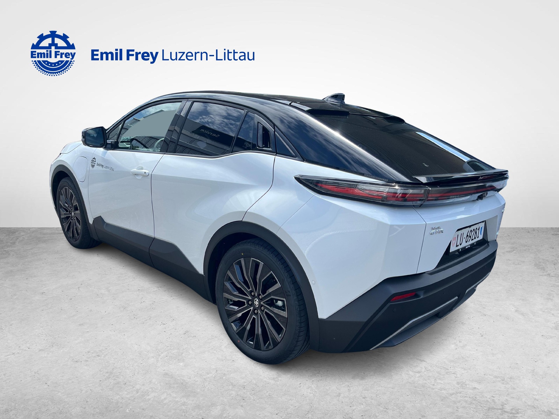 TOYOTA C-HR+ Premium AWD mit Anhängerkupplung-showroom-element-2