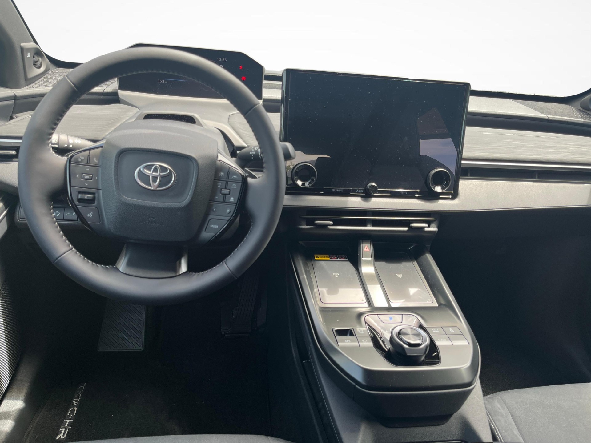 TOYOTA C-HR+ Premium AWD mit Anhängerkupplung-image-8