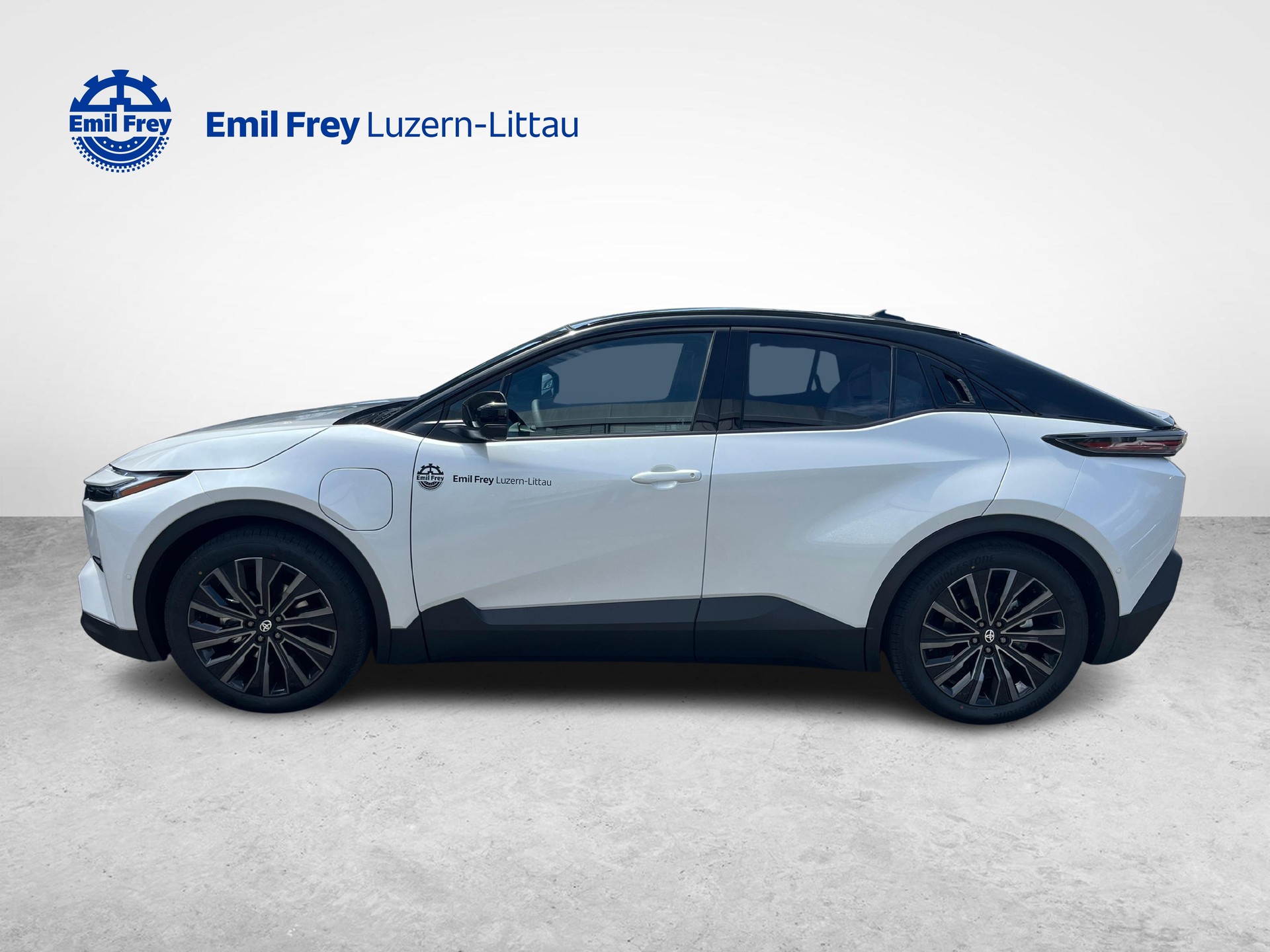 TOYOTA C-HR+ Premium AWD mit Anhängerkupplung-showroom-element-1
