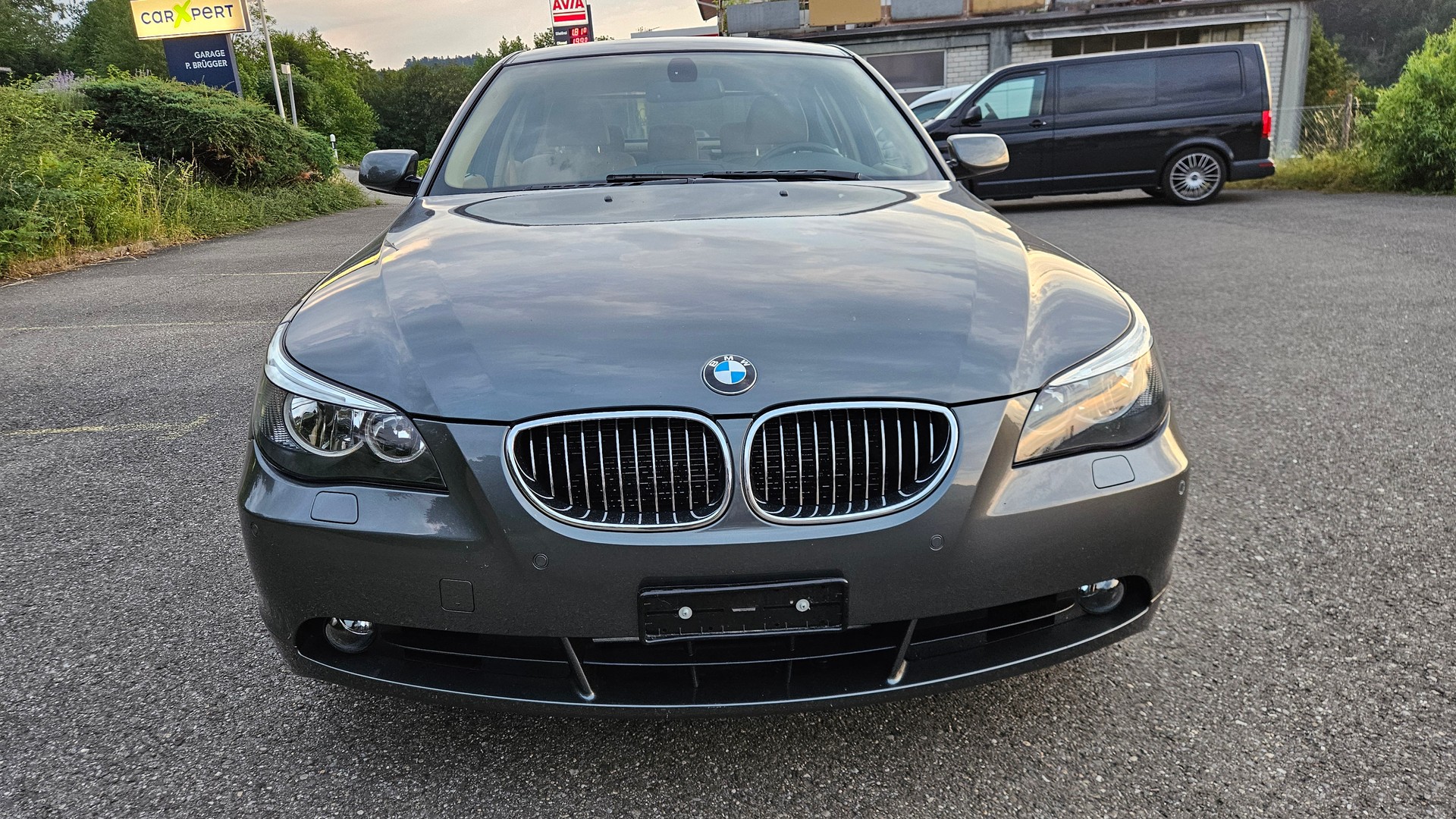 BMW 525i-image-5