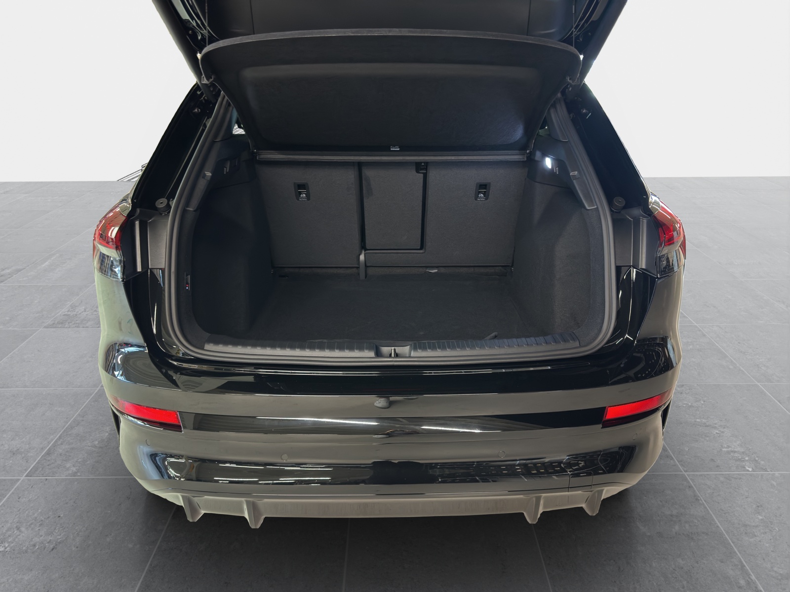 AUDI Q4 e-tron SUV quattro performance-image-12