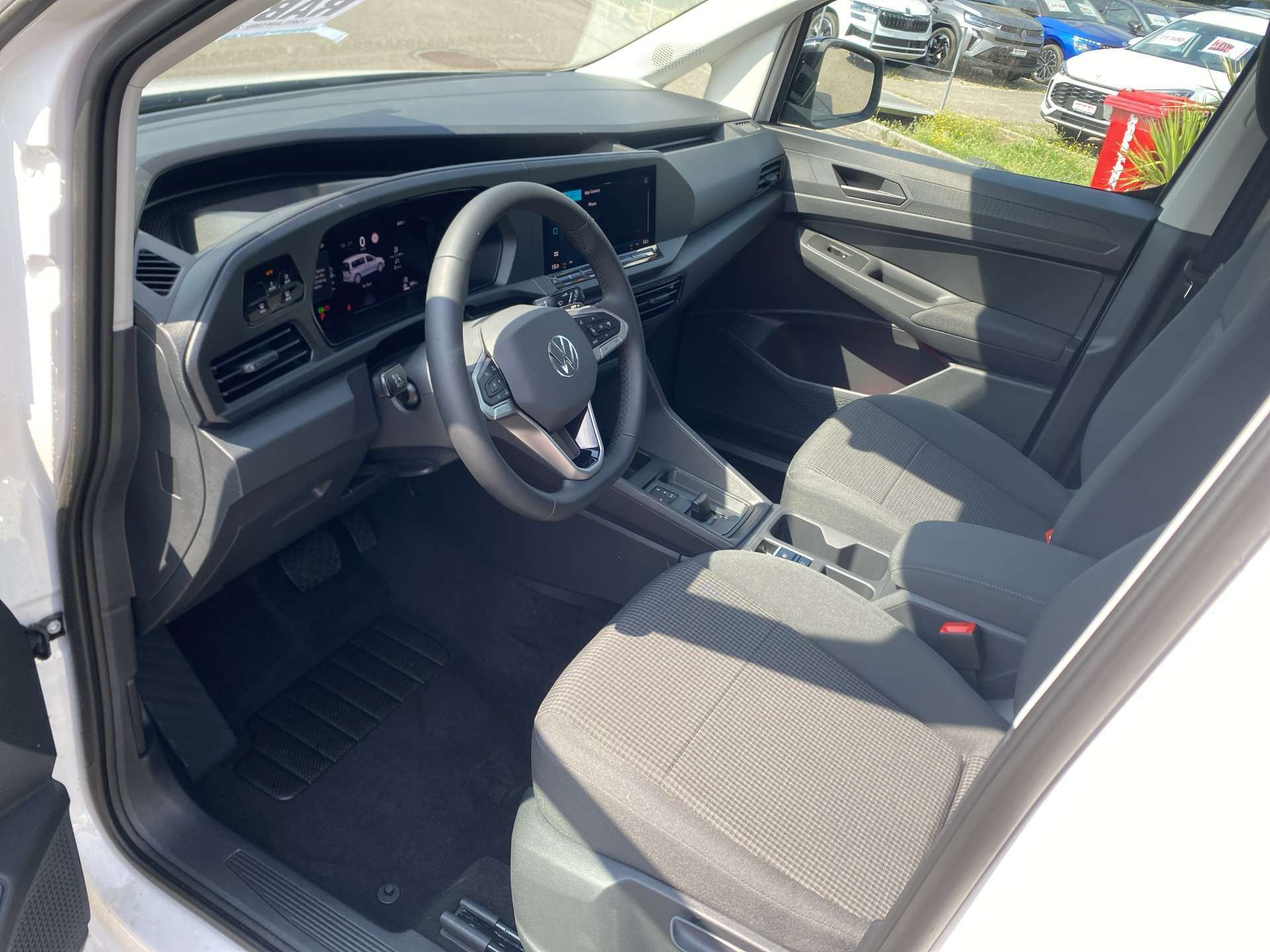 VW Caddy 2.0 TDi Origin DSG-Automat-image-3