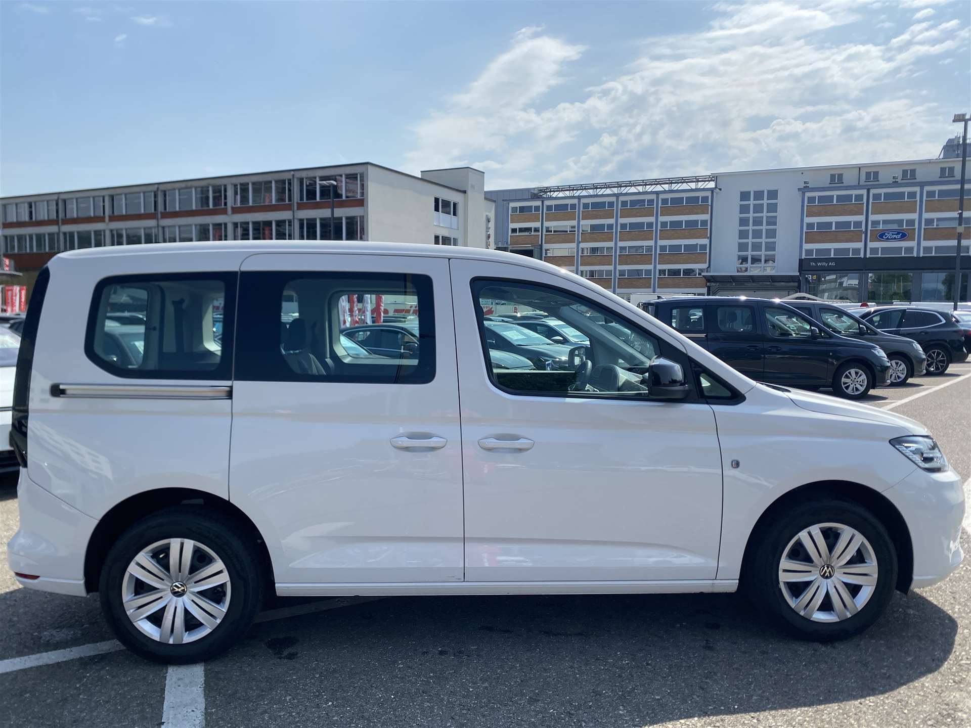 VW Caddy 2.0 TDi Origin DSG-Automat-image-11