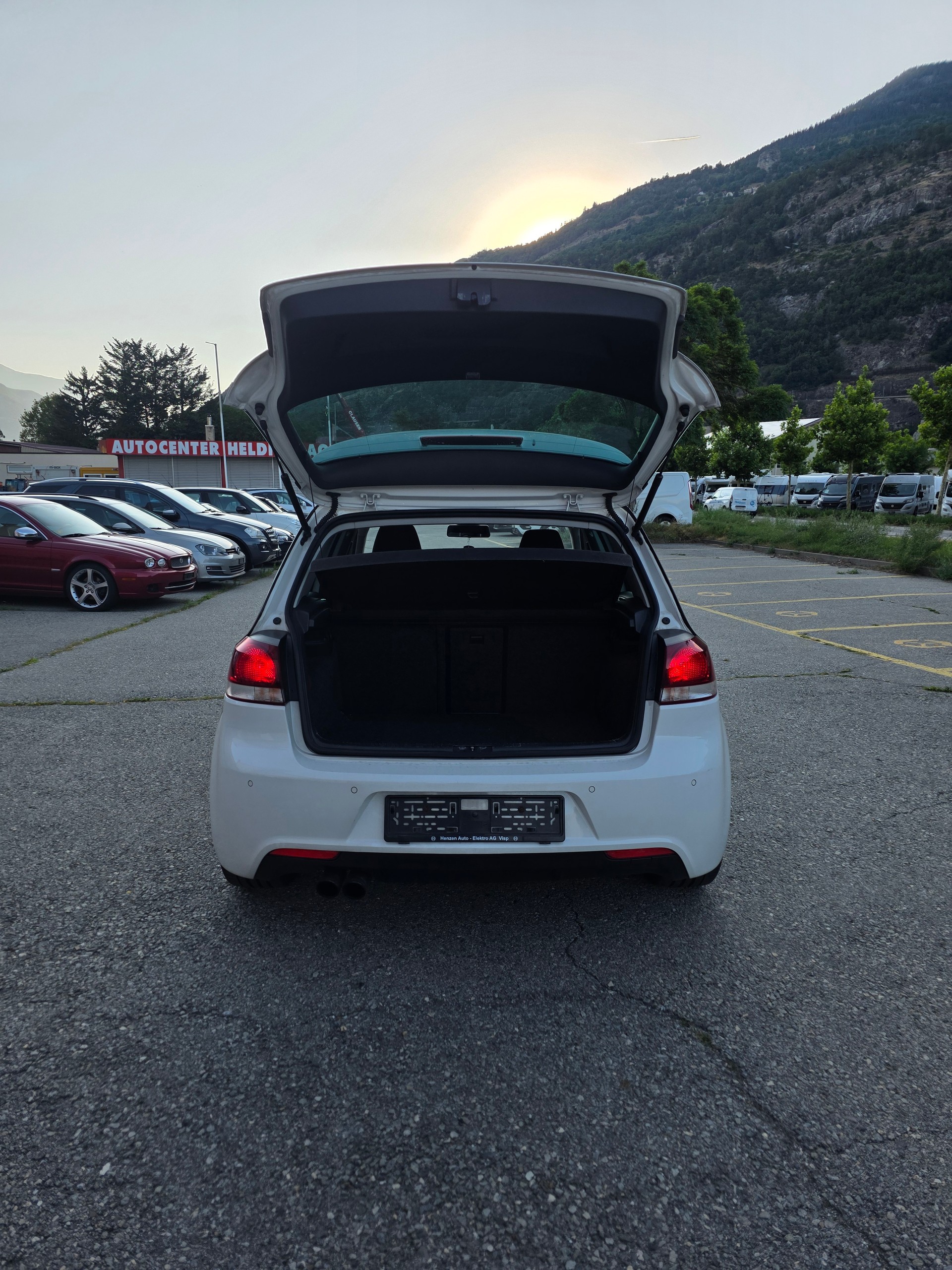 VW Golf 2.0 TDI Comfortline 4Motion-image-7
