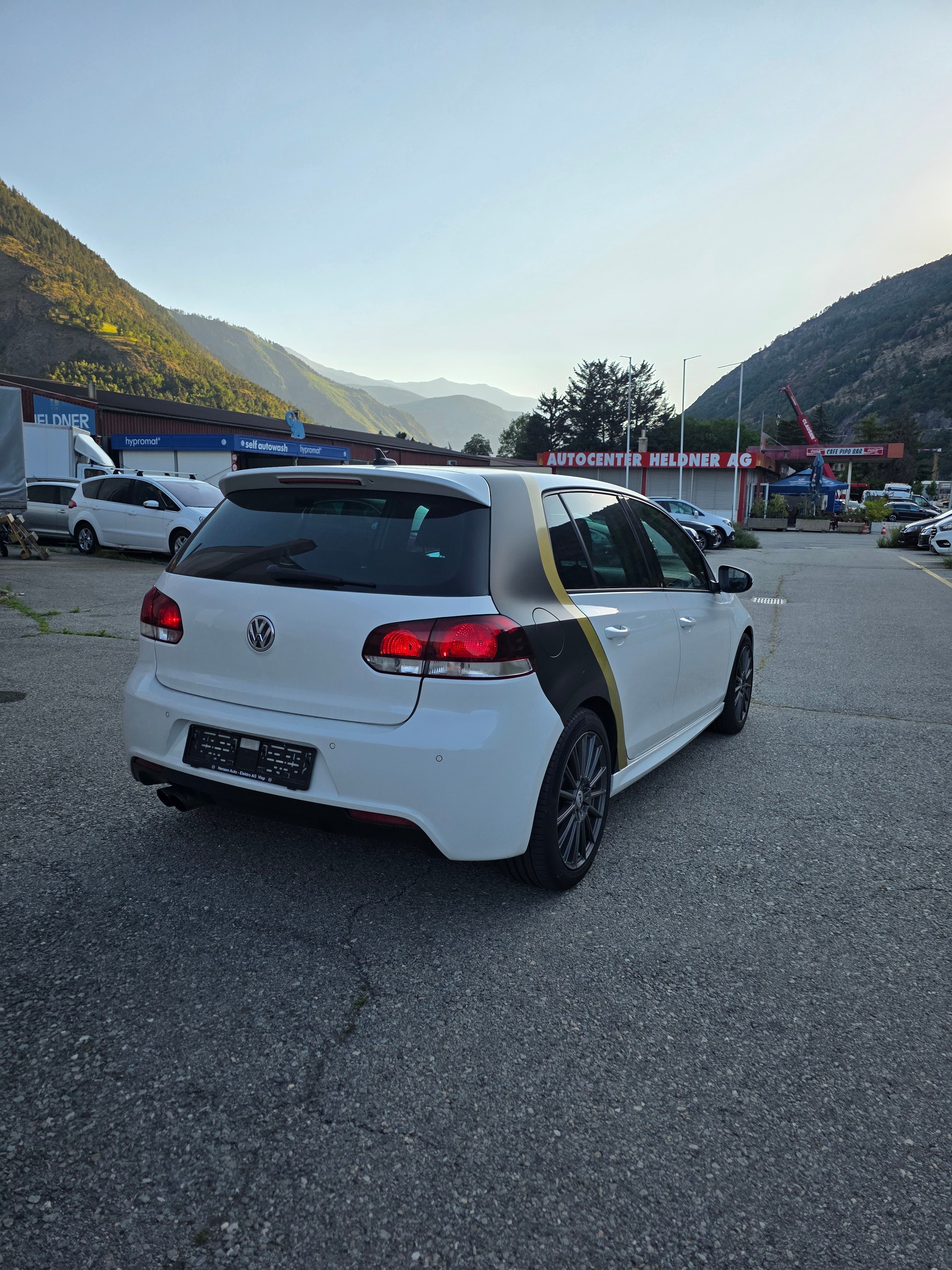 VW Golf 2.0 TDI Comfortline 4Motion-image-6