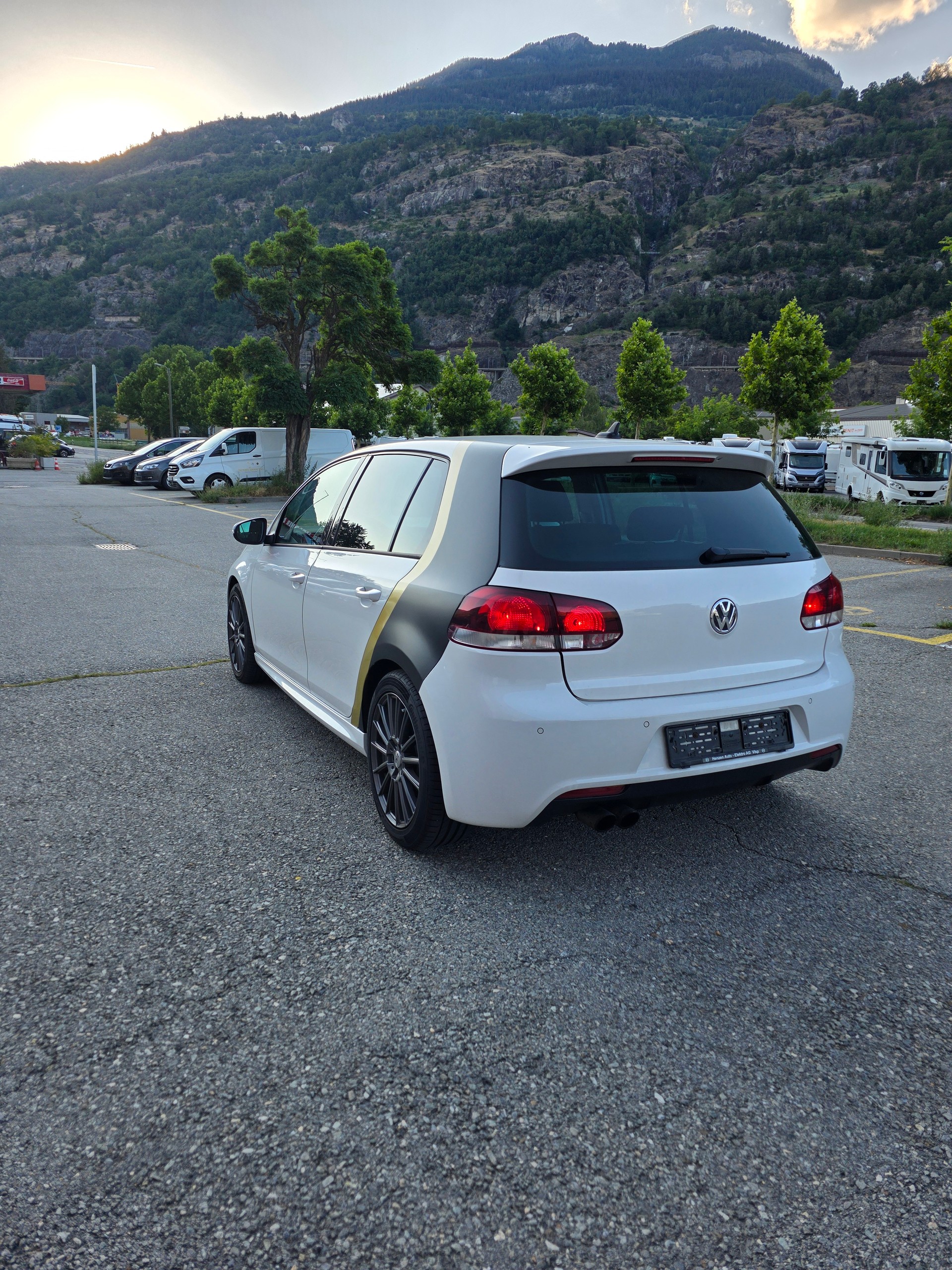 VW Golf 2.0 TDI Comfortline 4Motion-image-5